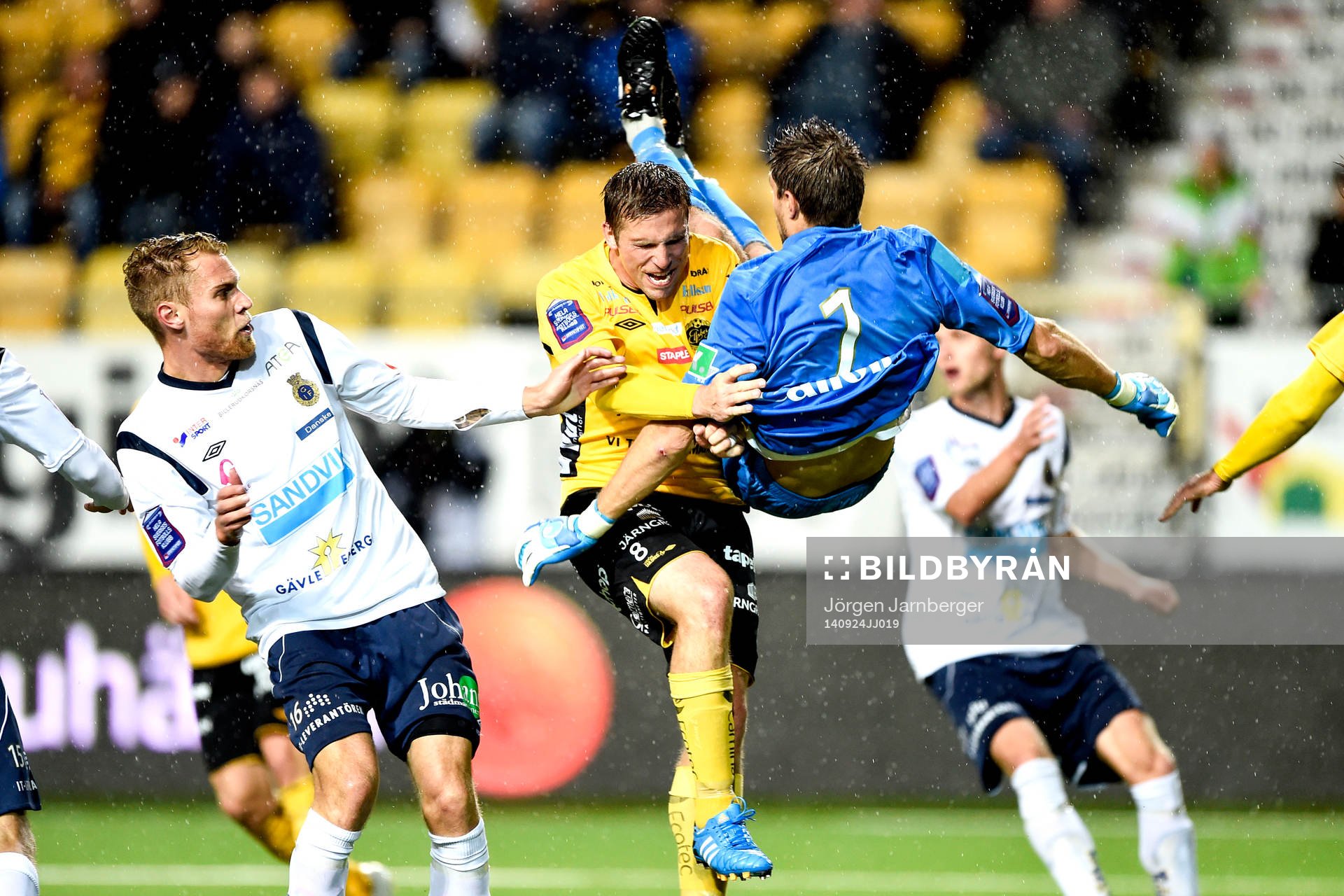 Tufft mellan Elfsborgs Anders Svensson och Gefles målvakt