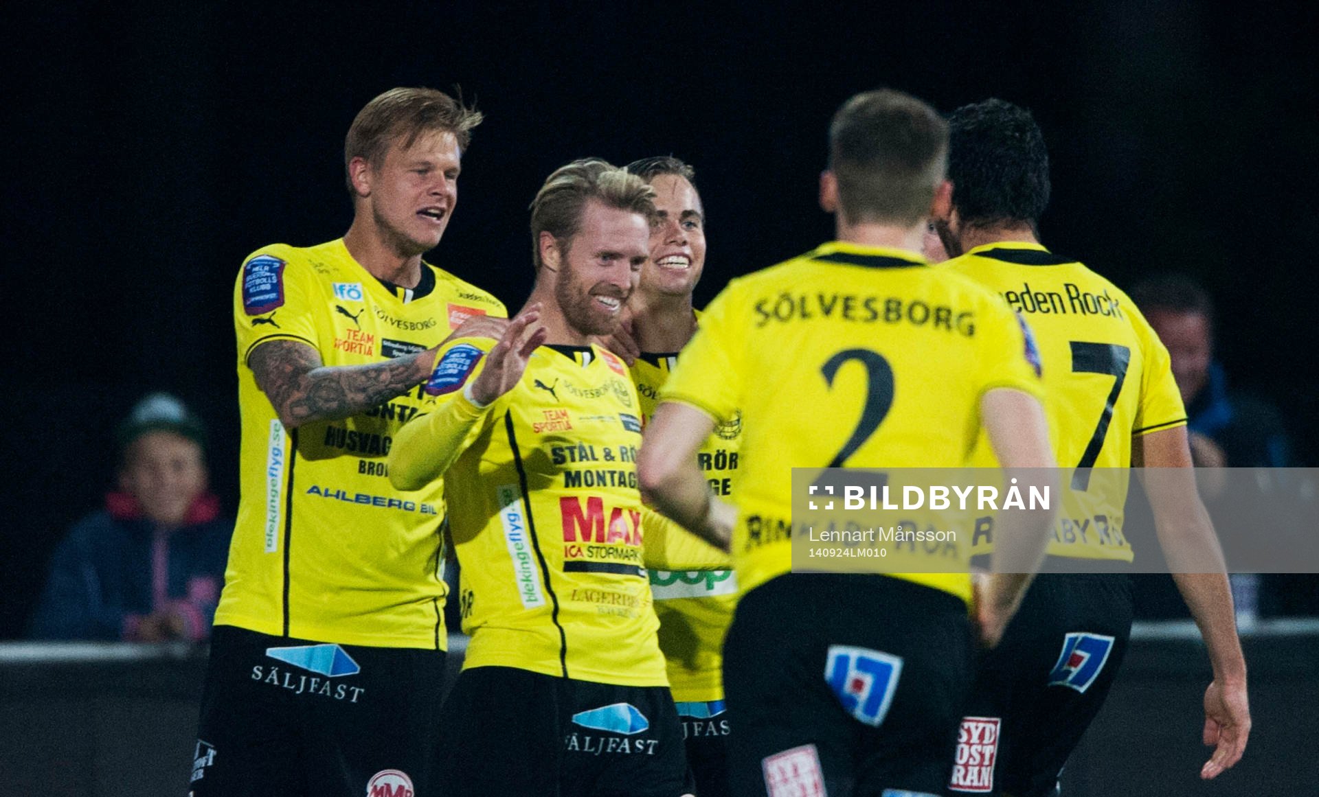 Mjällbys Christian Wilhelmsson har gjort segermålet 1-0