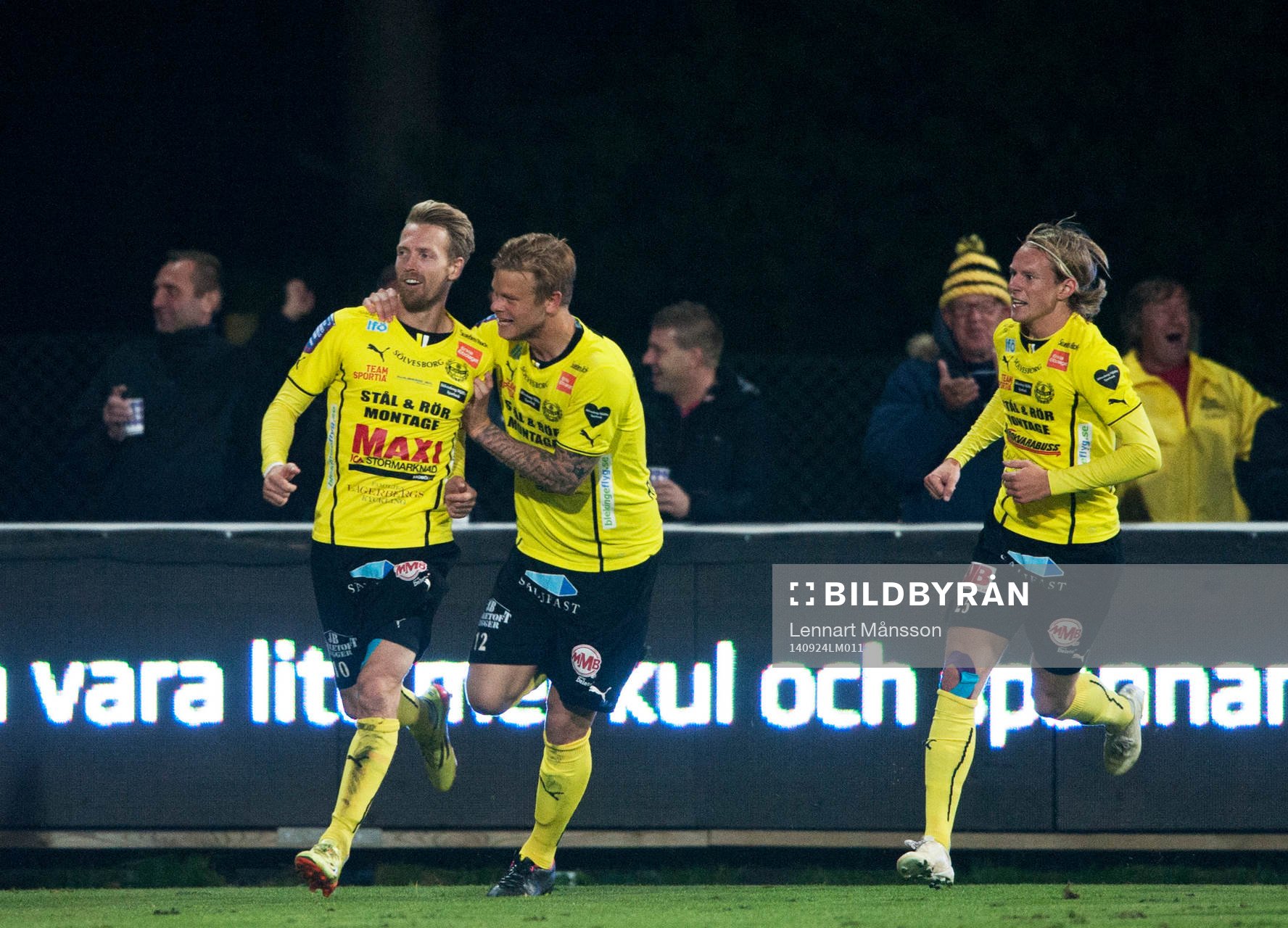 Mjällbys Christian Wilhelmsson har gjort segermålet 1-0