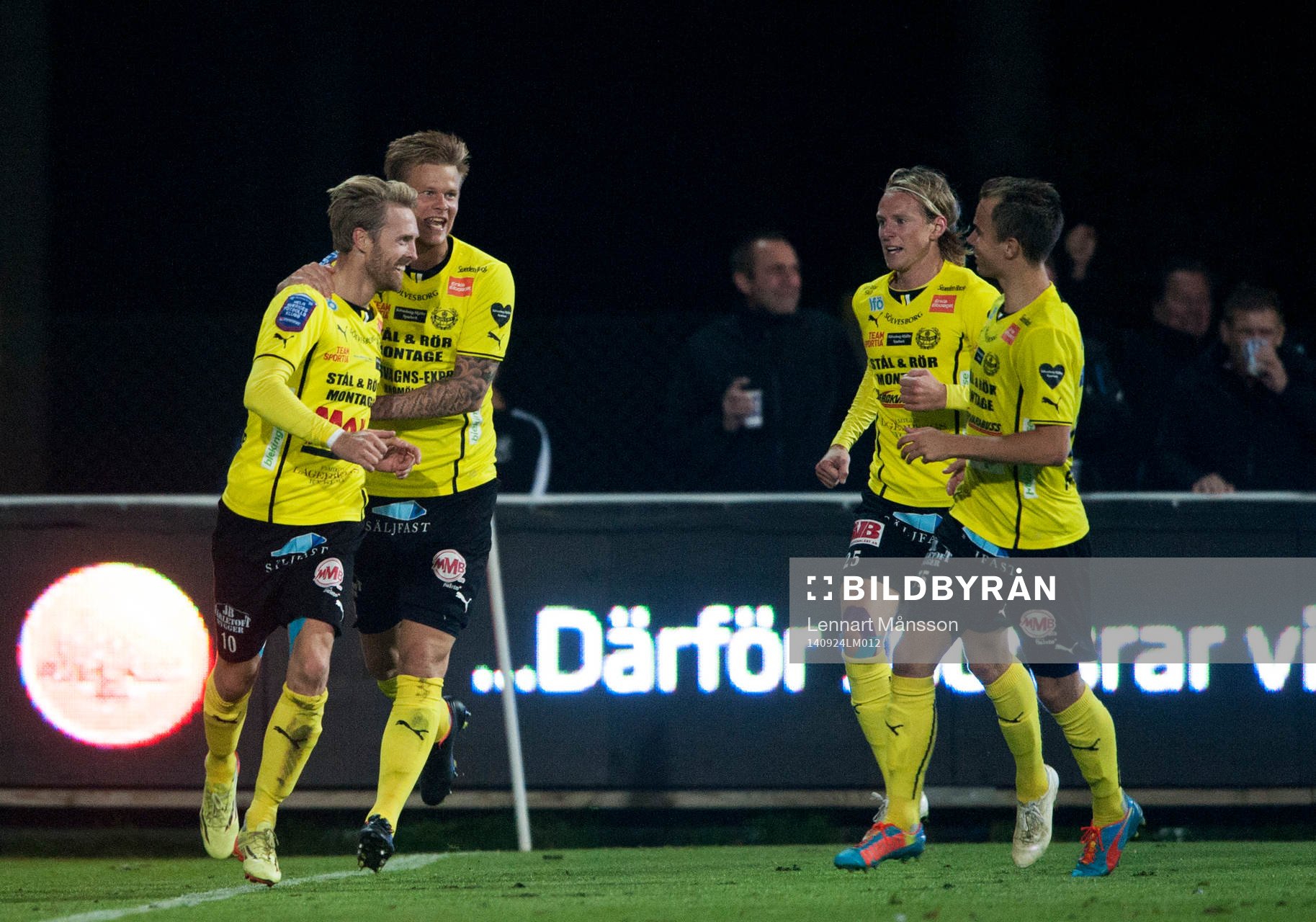 Mjällbys Christian Wilhelmsson har gjort segermålet 1-0