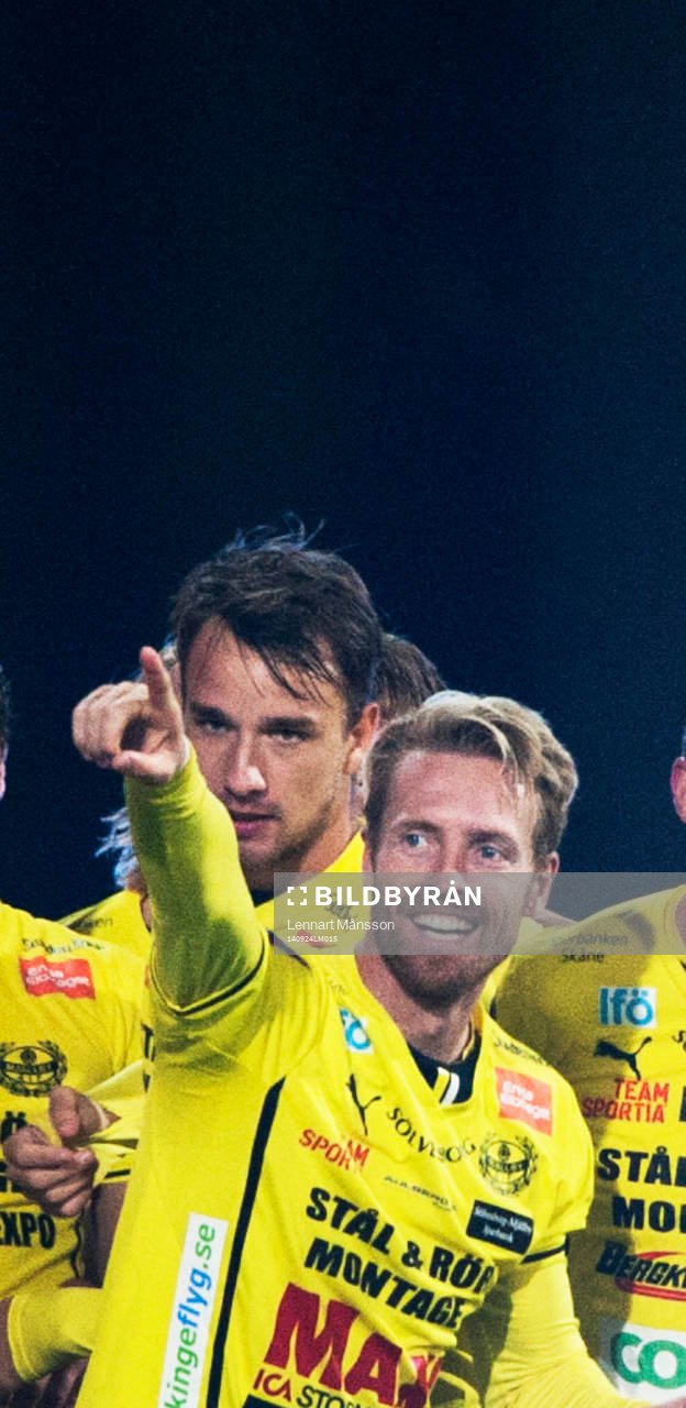 Mjällbys Christian Wilhelmsson har gjort segermålet 1-0