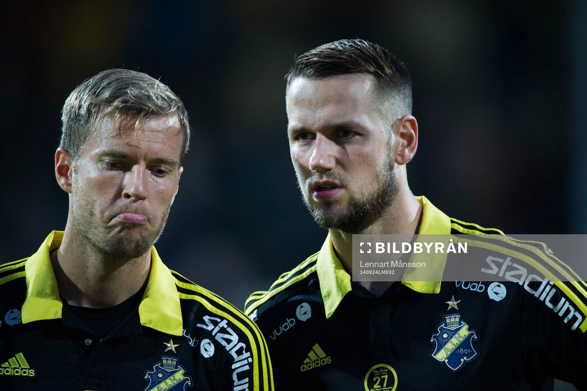 AIK:s mittbackar Per Karlsson och Alexander Milosevic  i matchen i allsvenskan mellan Mjällby och AIK i Hällevik 24 september 2014.