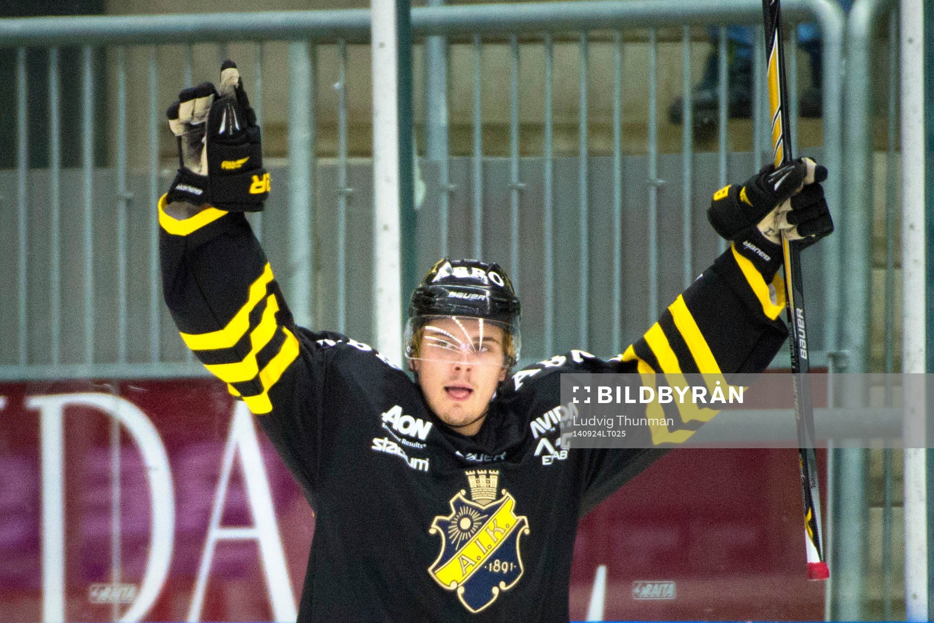s David Lillieström Karlsson jublar