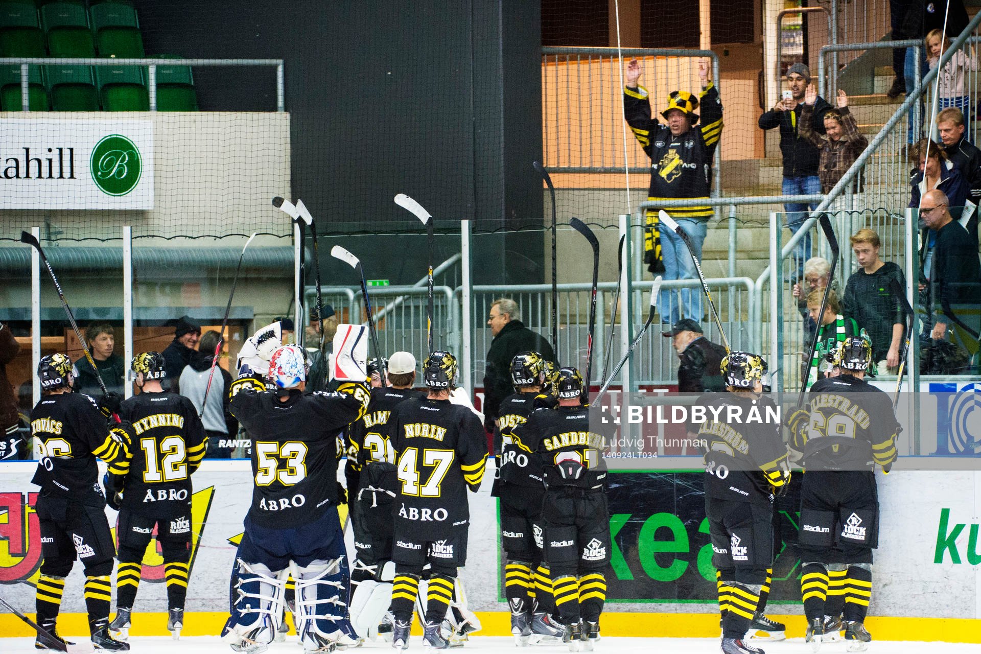 s spelare tackar publiken