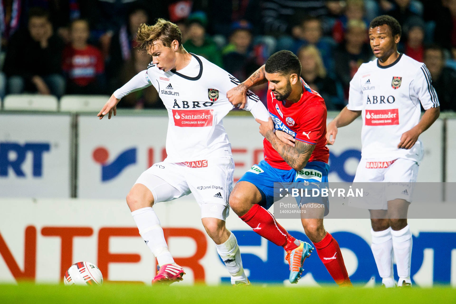 Helsingborgs Victor Palsson drar Brommapojkarnas Jesper