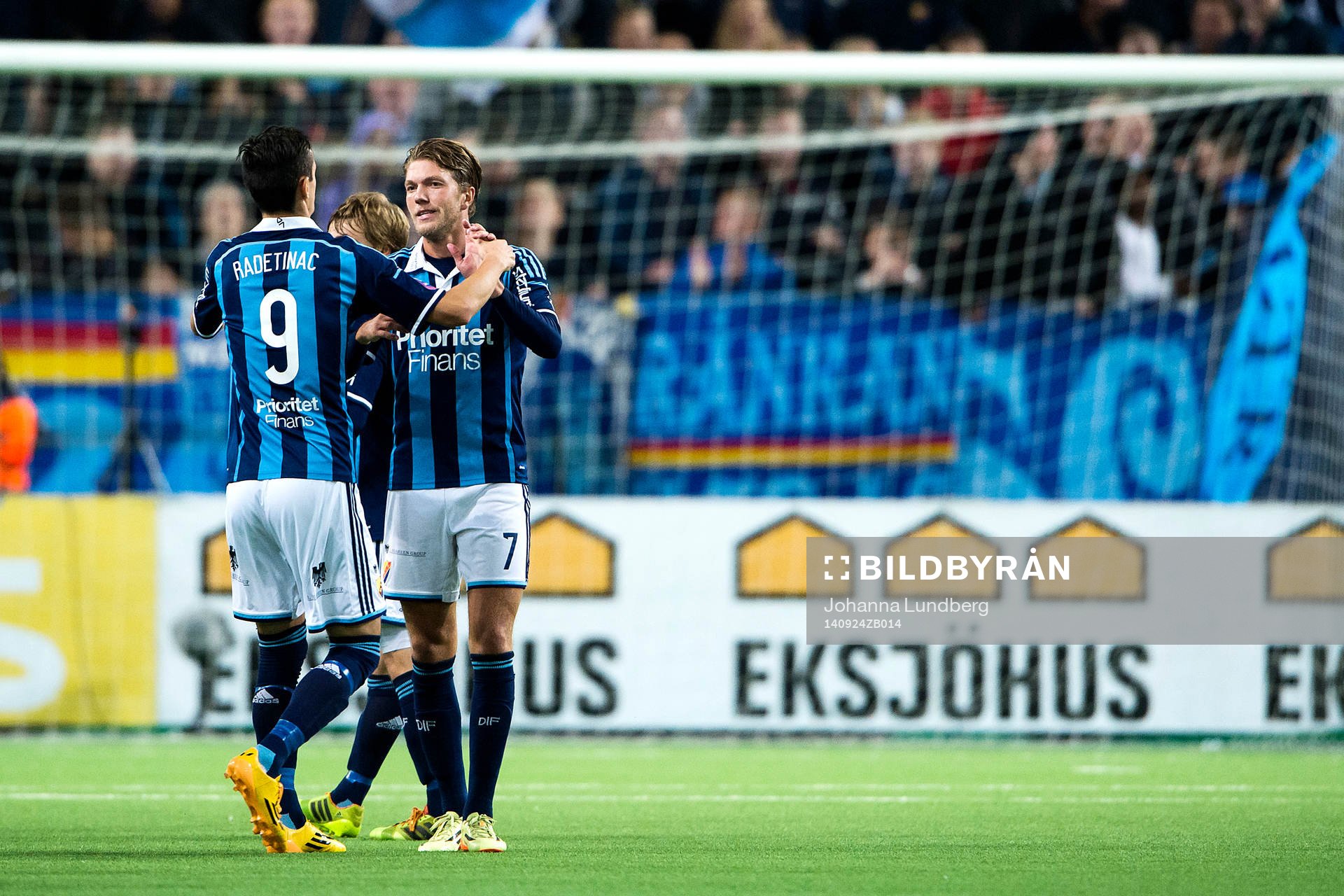 Djurgårdens Haris Radetinac och Martin Broberg jublar