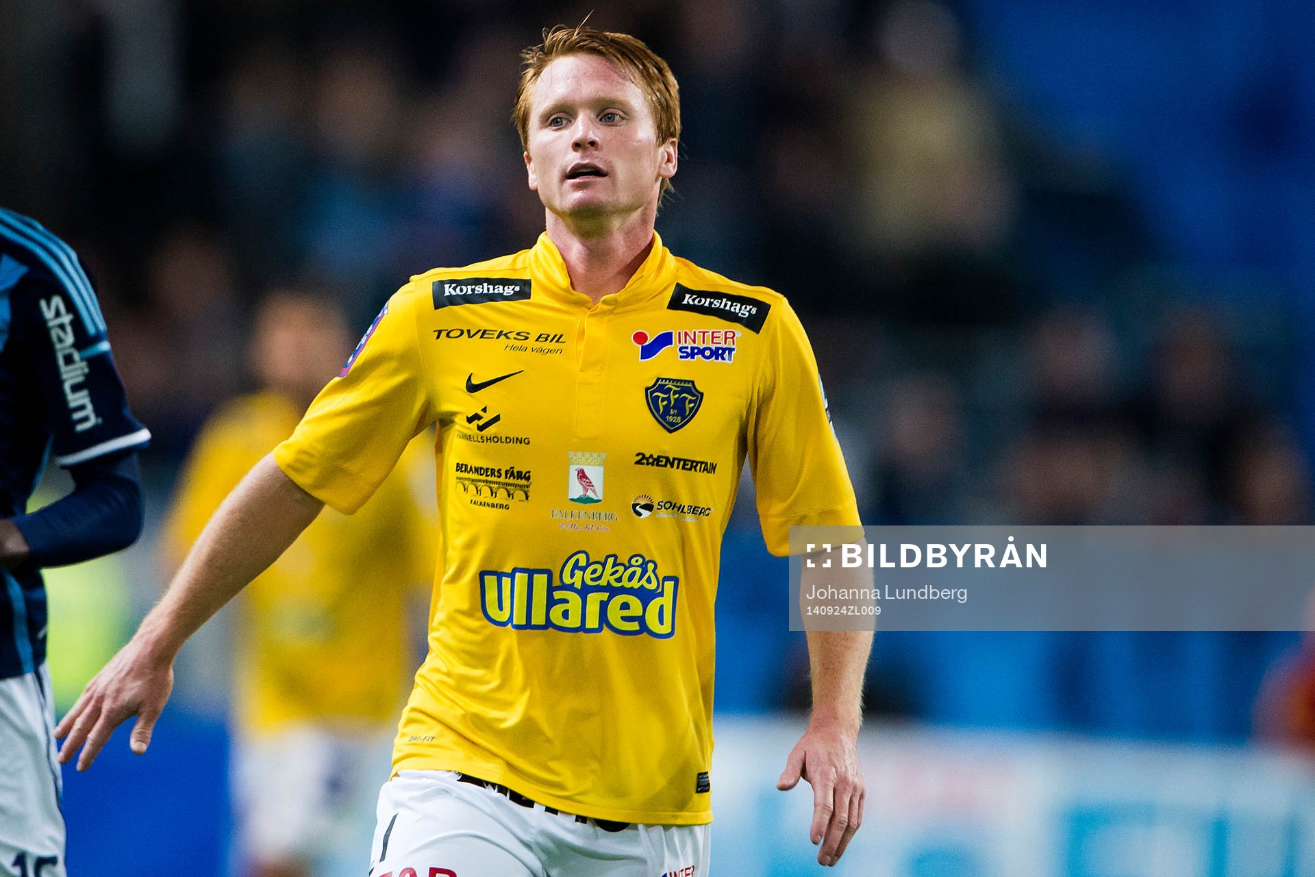 Djurgårdens Mark Mayambela och Falkenbergs Dan Keat