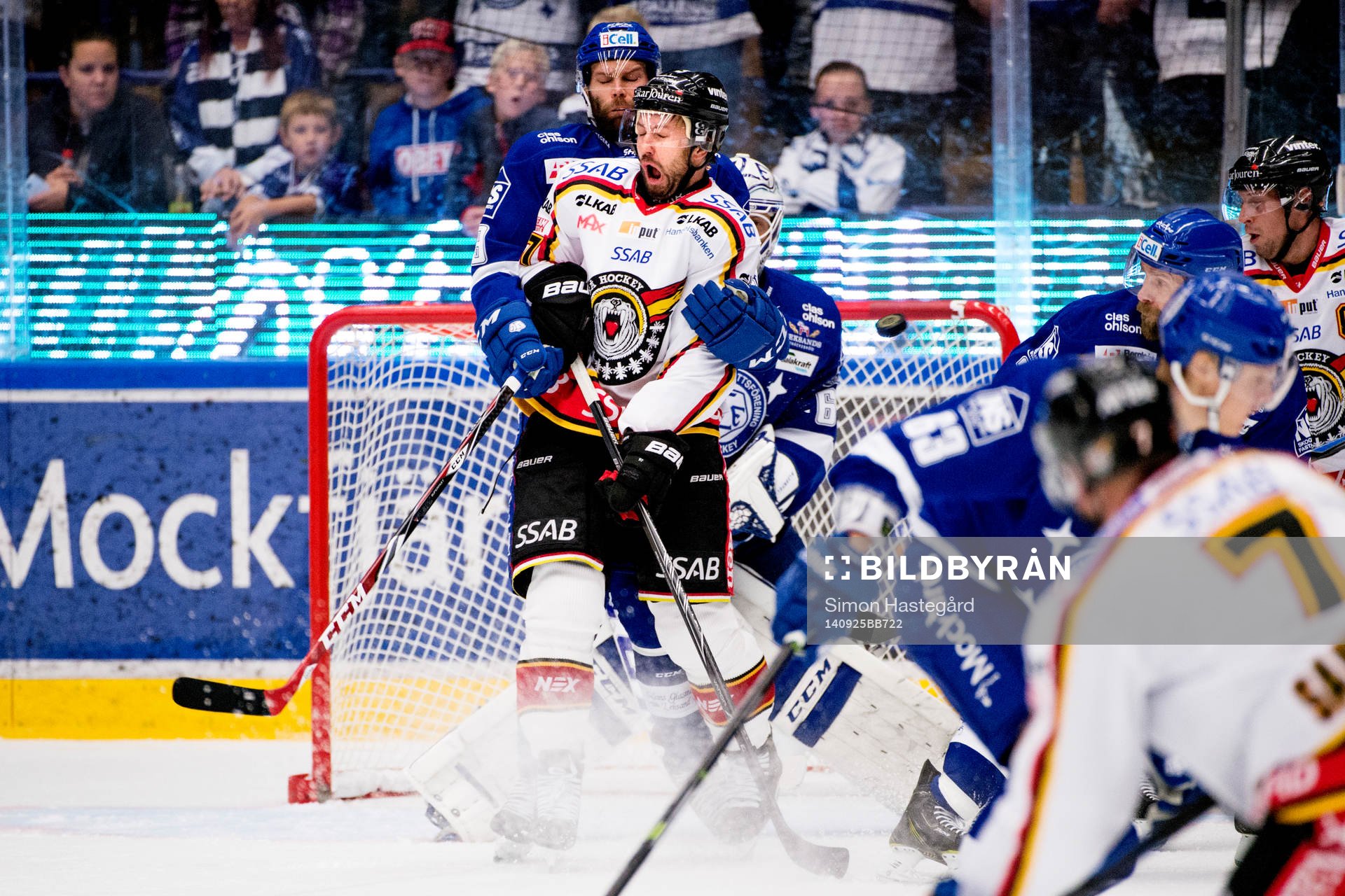 Leksands Joonas Rönnberg och Luleås Per Ledin  inväntar