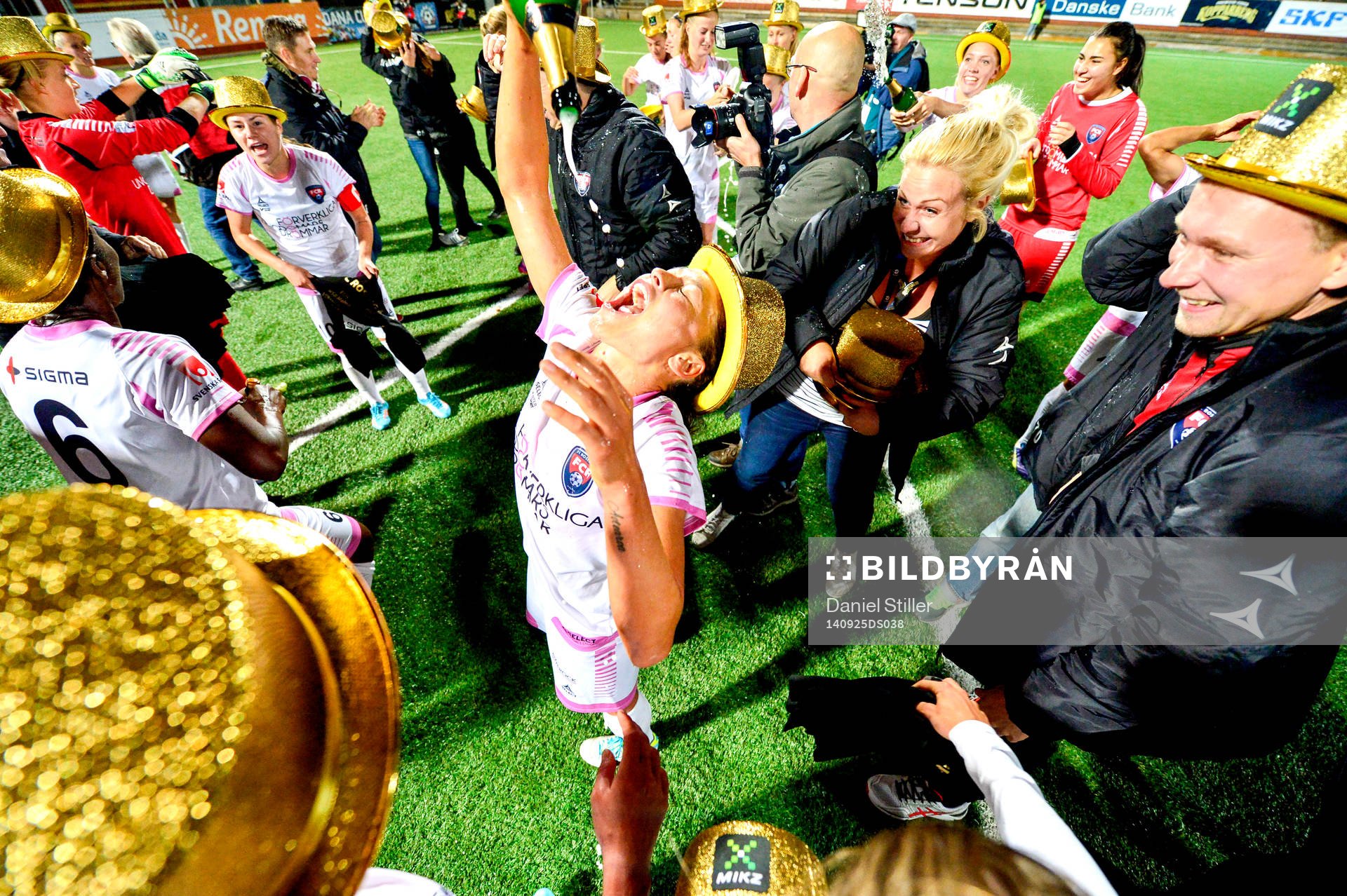 Rosengårds Alexandra Riley jublar