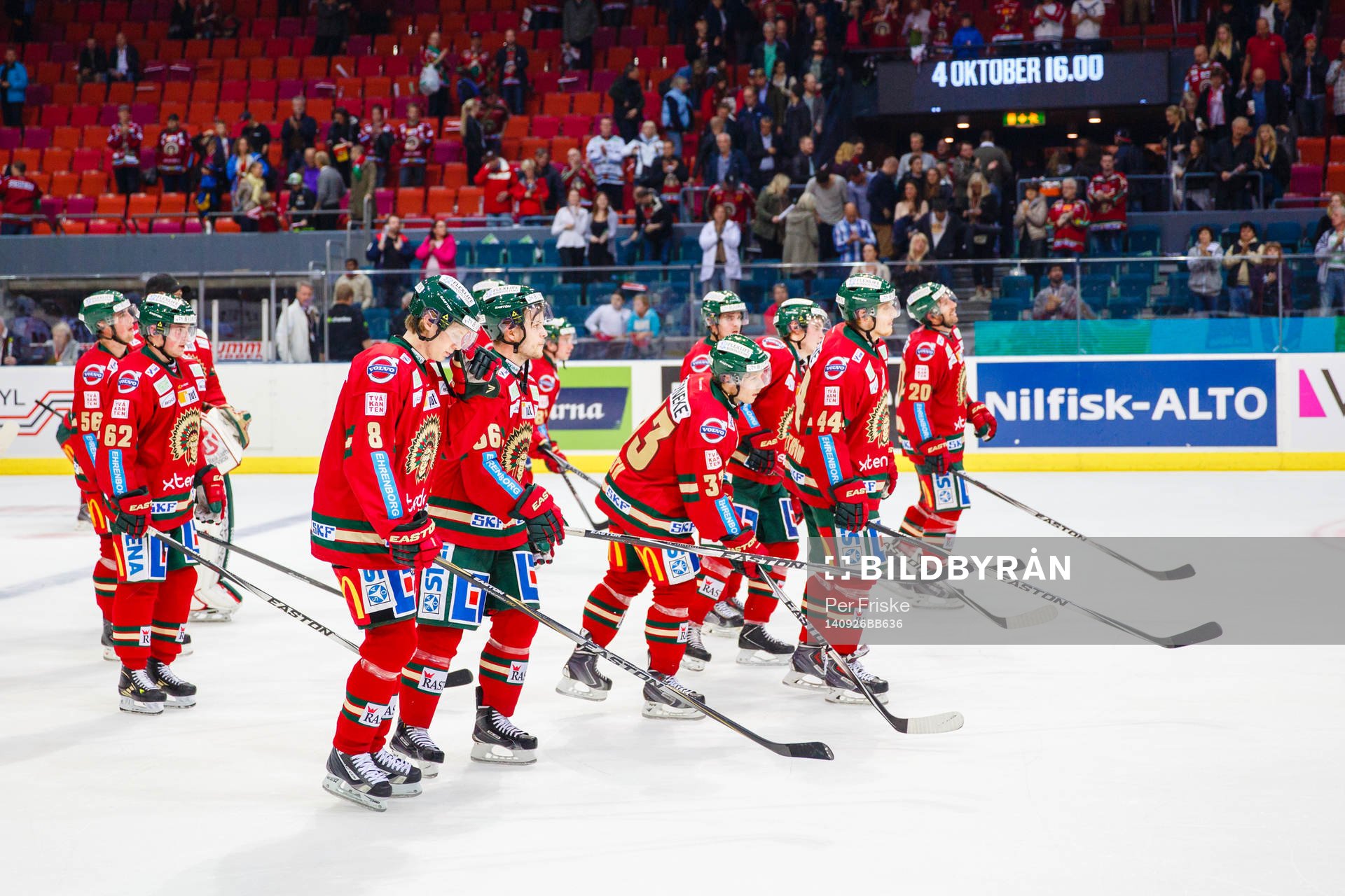 Frölundas spelare tackar publiken