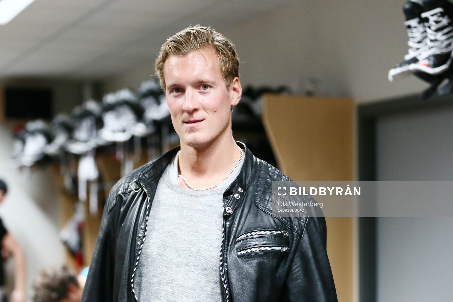 Skellefteås nyförvärv Mikko Lehtonen i omklädningsrummet