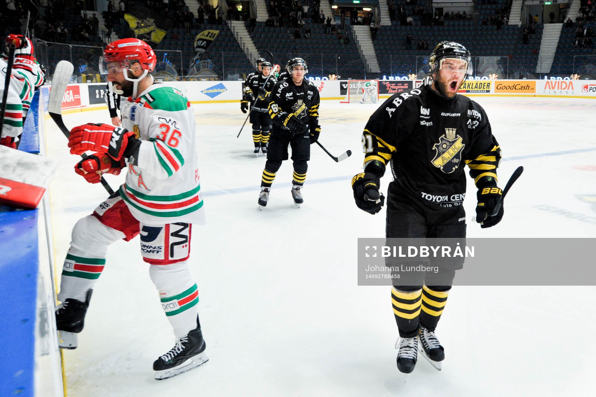 AIKs Christian Sandberg jublar