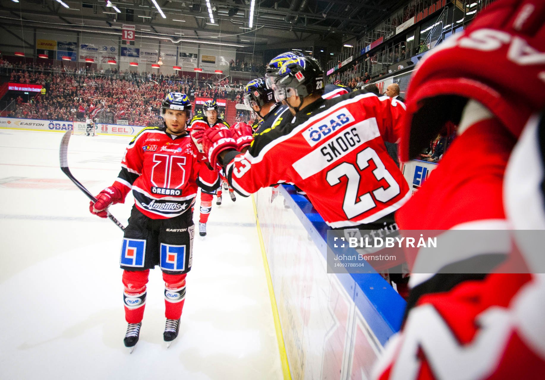 Örebros Tim Wallace gör 2-0 och jublar