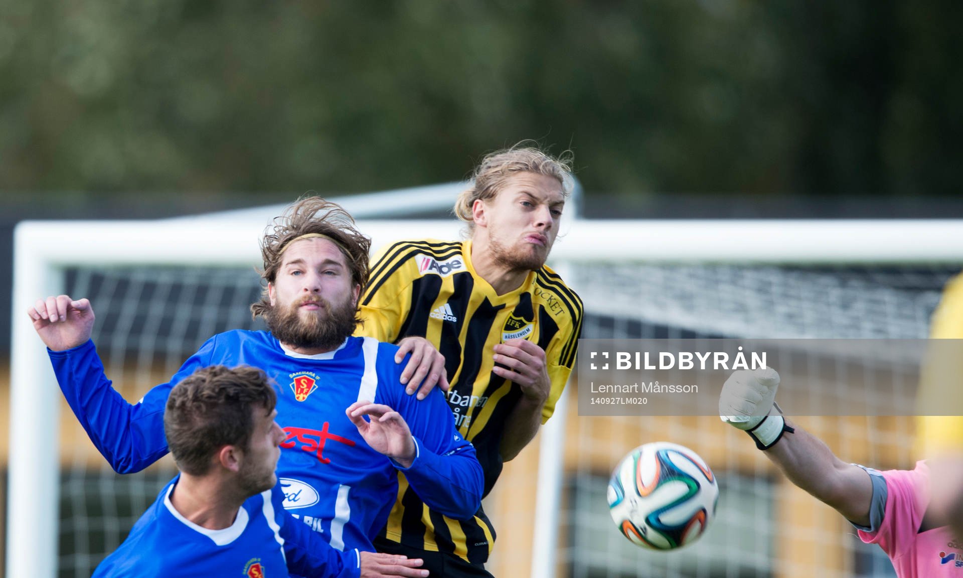 IFK Hässleholms Linus Karlsson i matchen i division 3