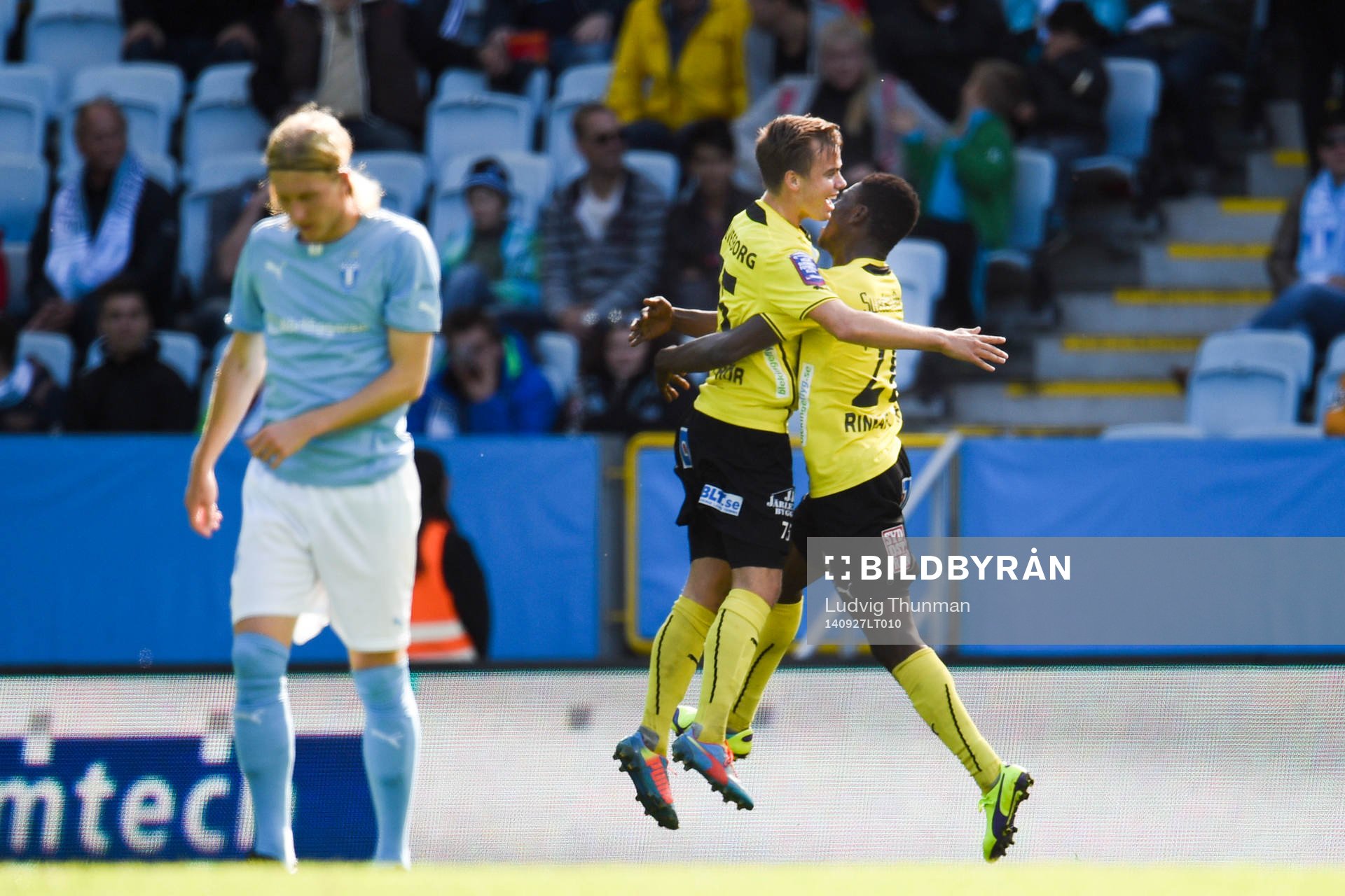 Mjällbys Viktor Nilsson och Kwame Bonsu jublar