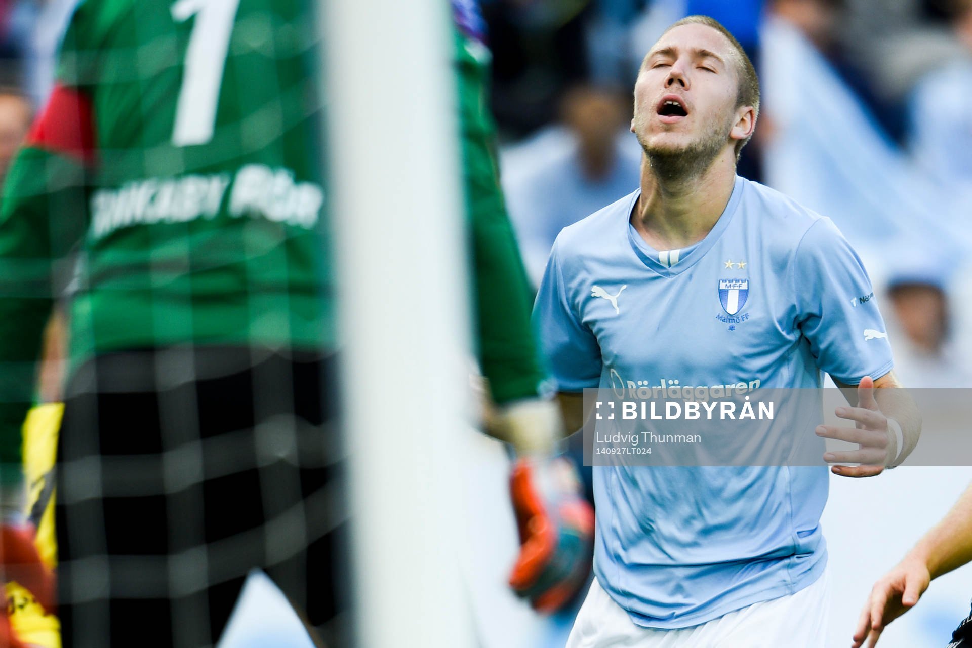 Malmö FFs Anton Tinnerholm deppar