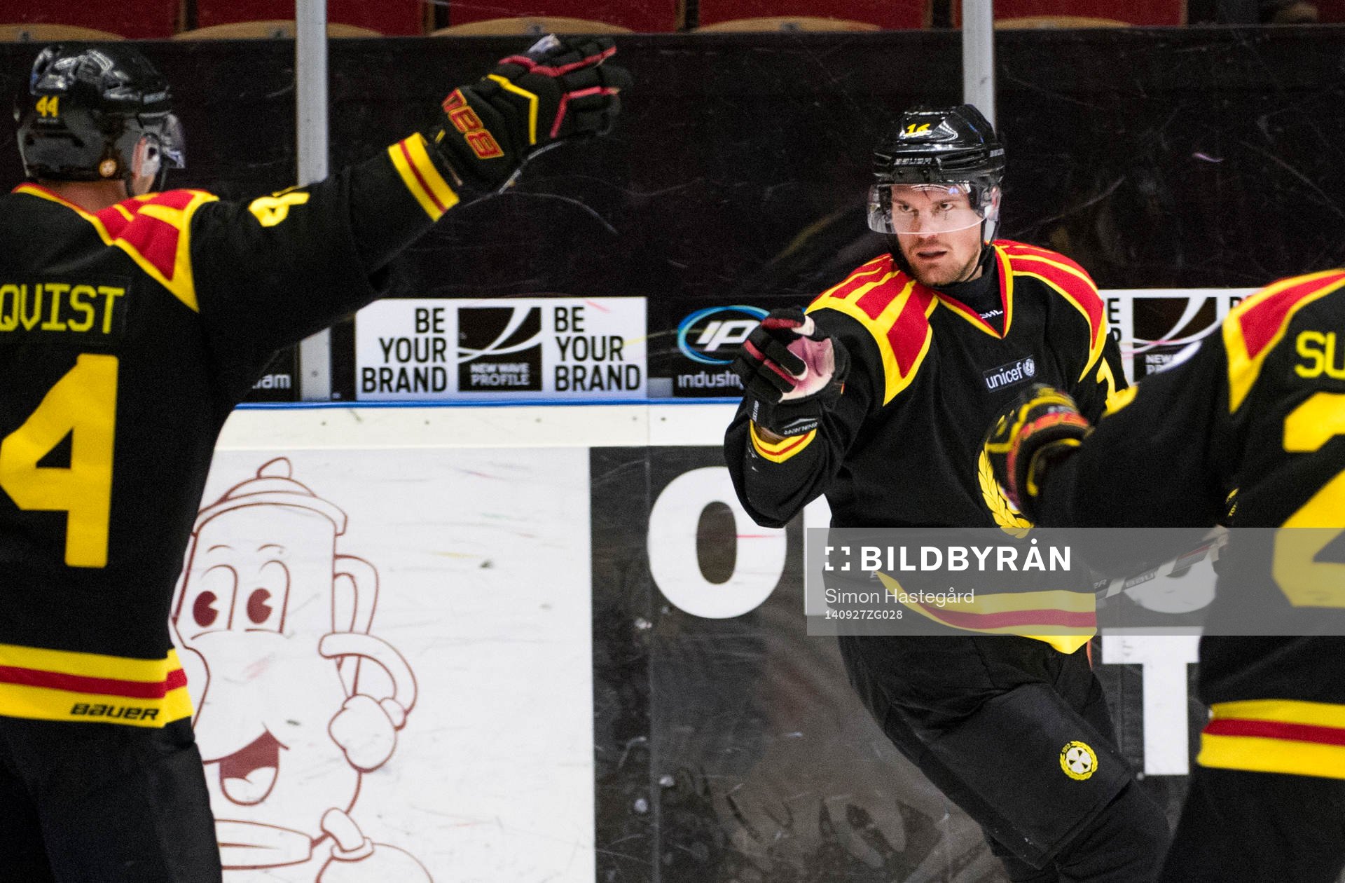 Brynäs Jacob Blomqvist och Oscar Eklund jublar