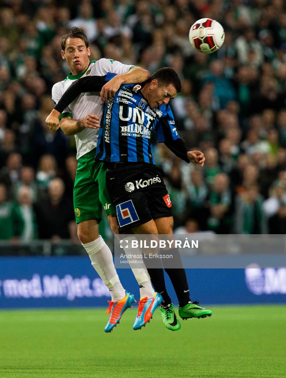 Hammarbys Johan Persson i en nickduell med Sirius Kerim