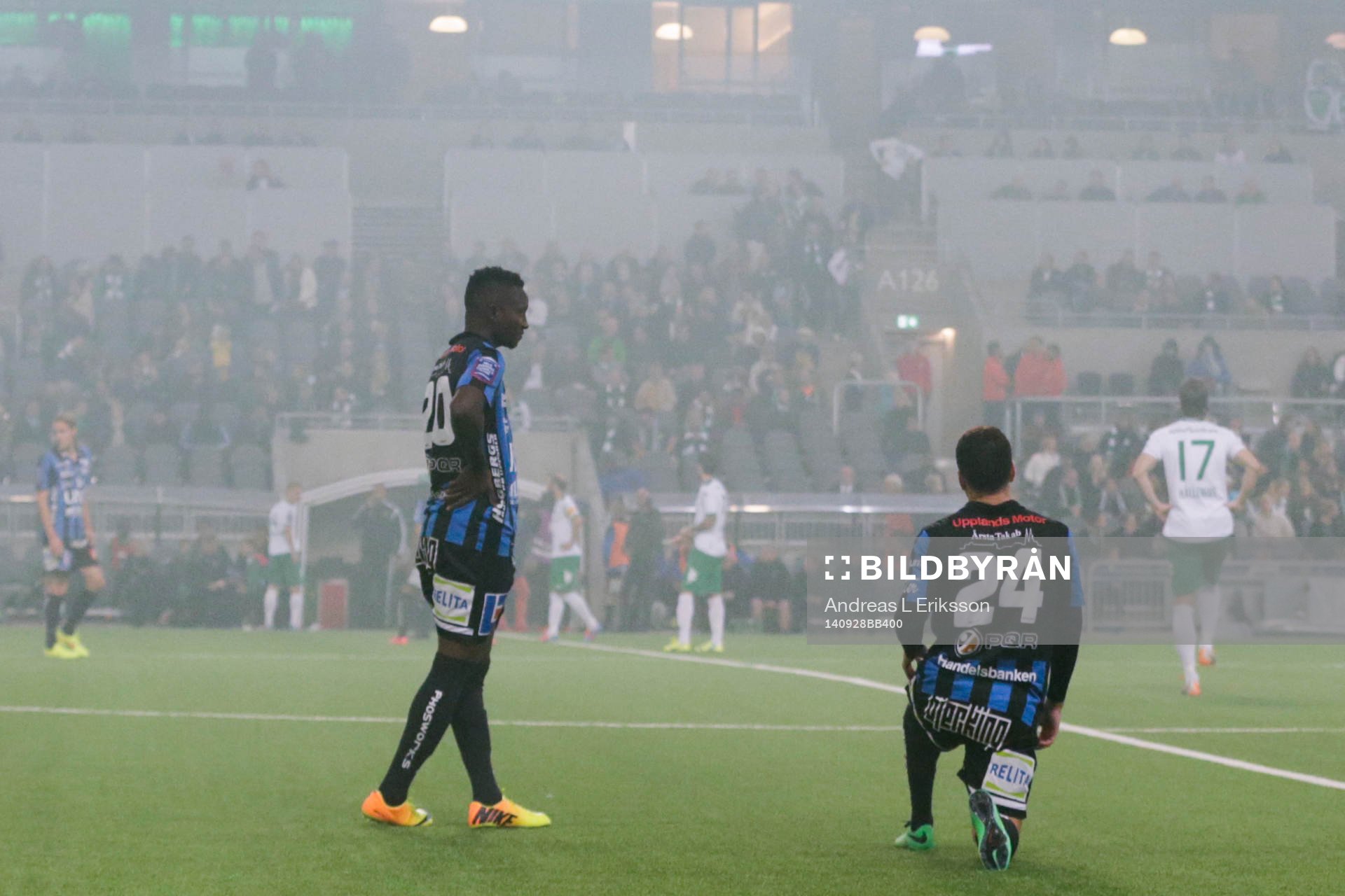 Sirius Moses Ogbu, Kerim Mrabti och övriga spelare väntar