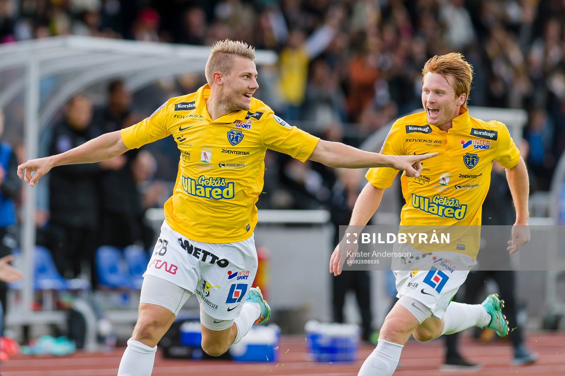 Falkenbergs Patrik Ingelsten och Dan Keat jublar