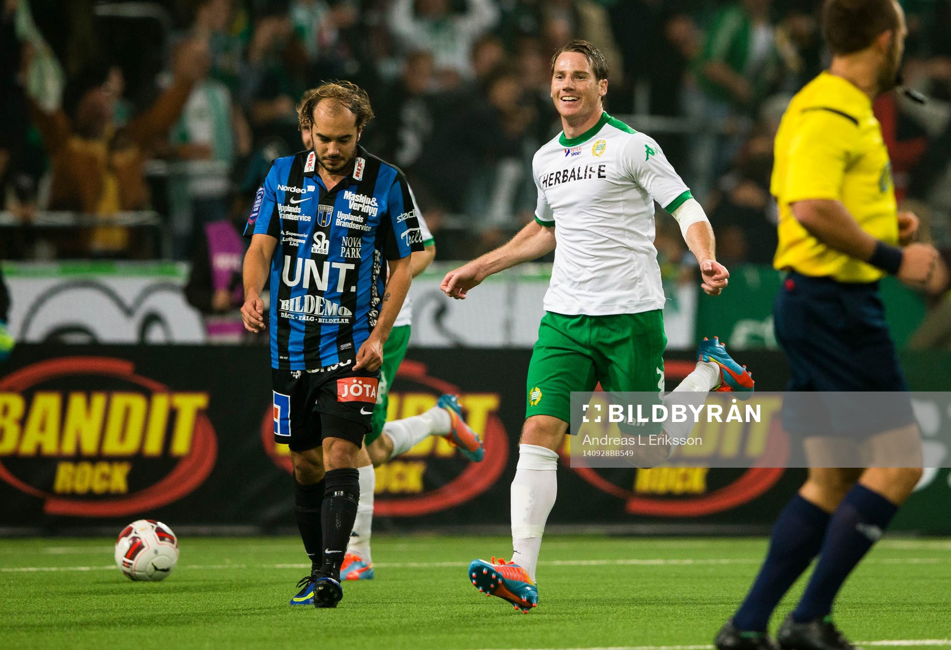 Hammarbys Johan Persson (m) jublar