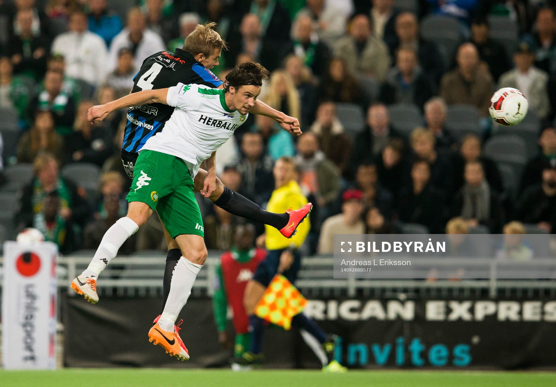 Sirius Oscar Pehrsson i en nickduell med Hammarbys Linus