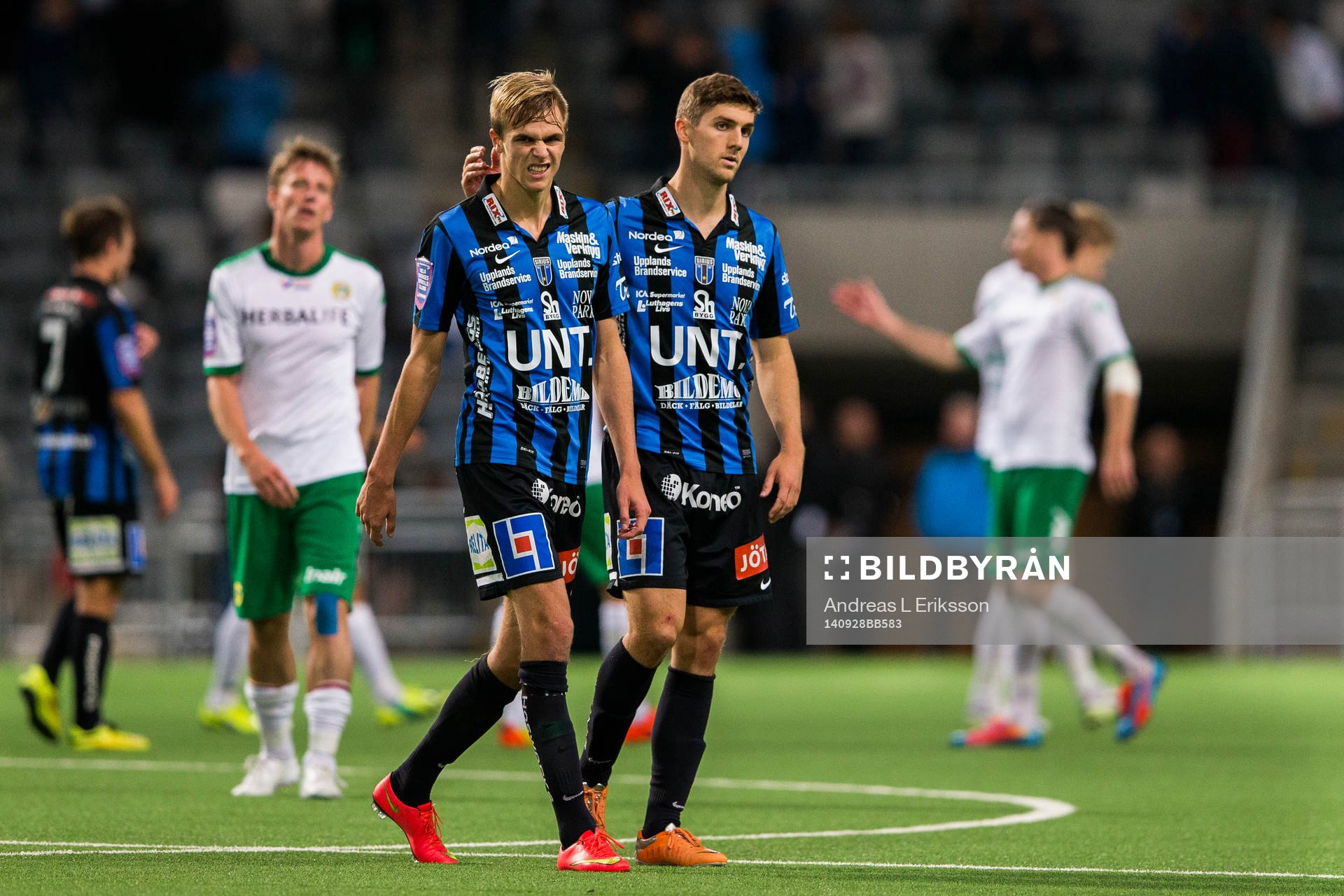 Sirius Oscar Pehrsson och Patrick Hopkins deppar