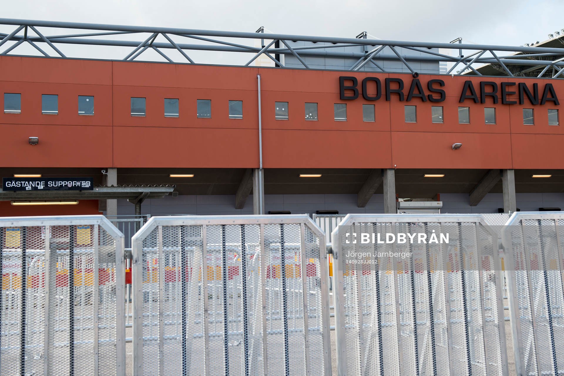 Kravallstaket utanför Borås arena innan fotbollsmatchen i Allsvenskan mellan Elfsborg och AIK den 28 september 2014 i Borås.