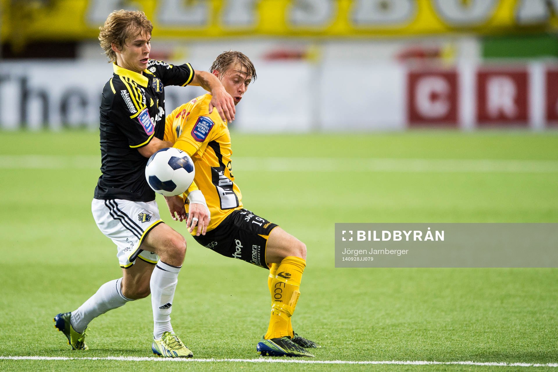 s Sam Lundholm och Elfsborgs Simon Hedlund där Sam
