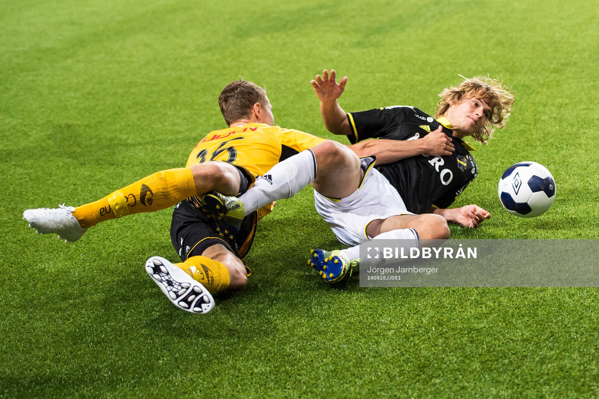 s Sam Lundholm (h)