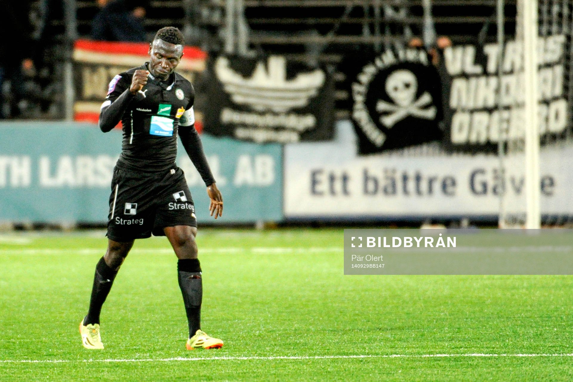 Örebros Alhassan Kamara jublar