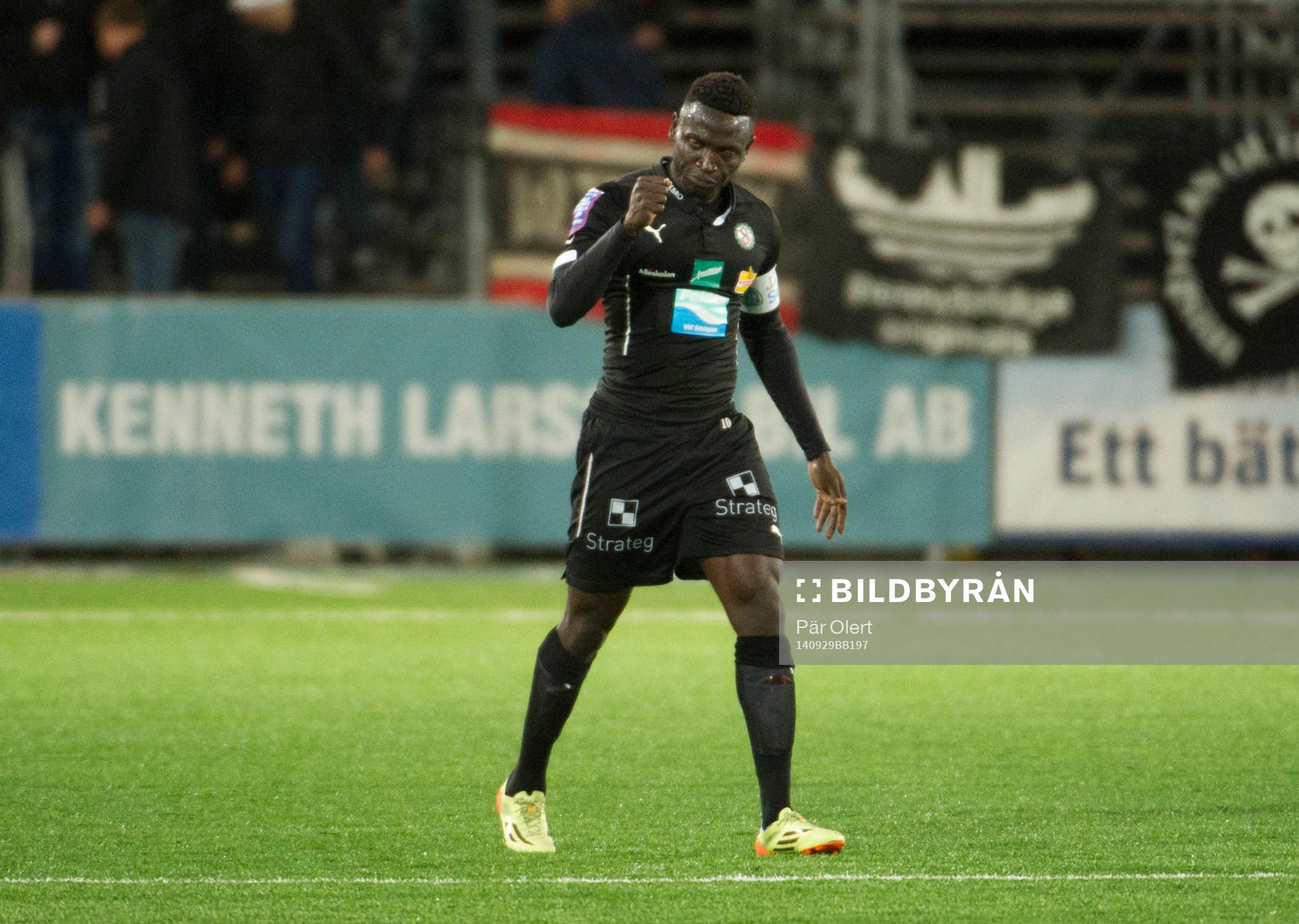 Örebros Alhassan Kamara jublar