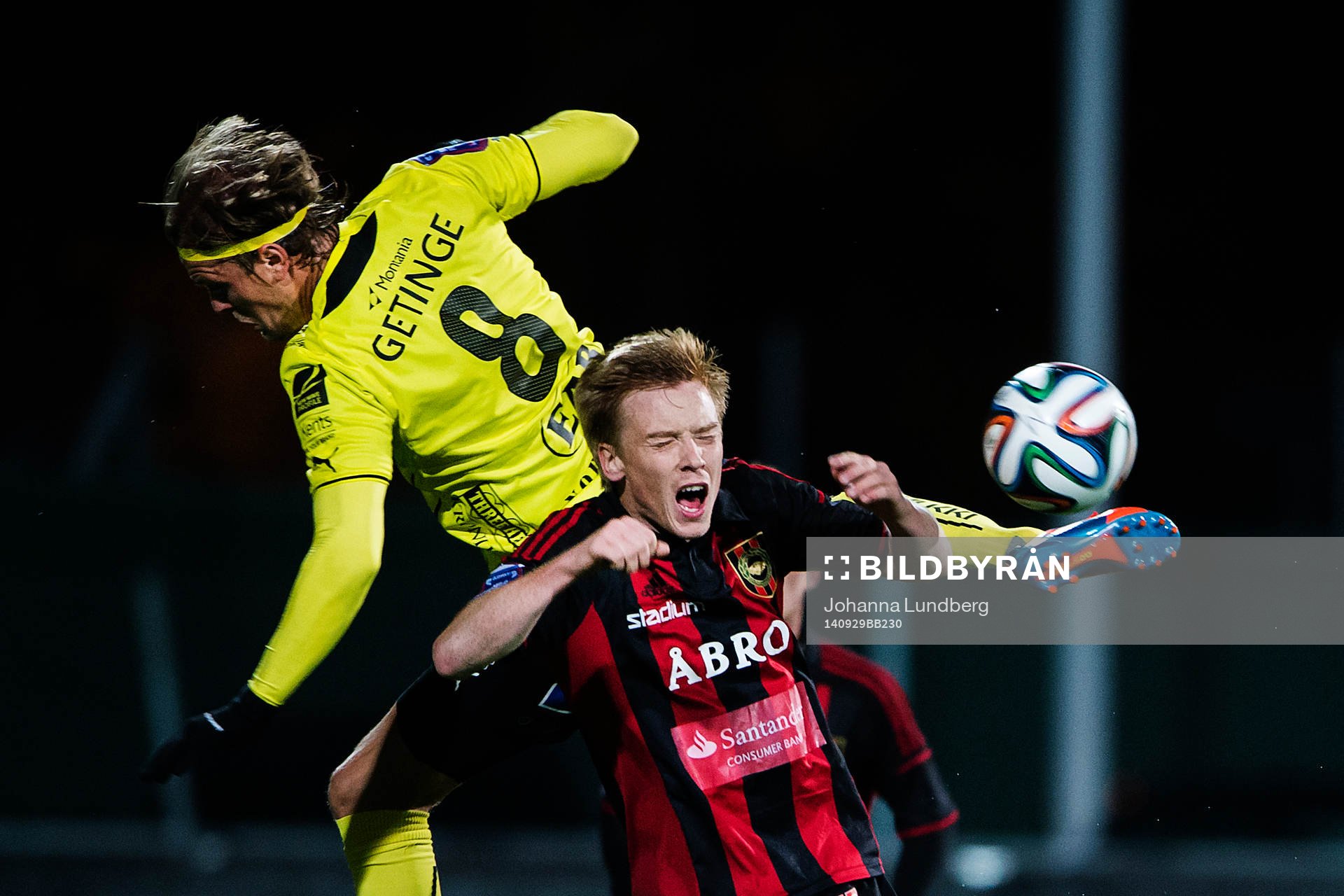 Brommapojkarnas Gustav Sandberg Magnusson får ont i en