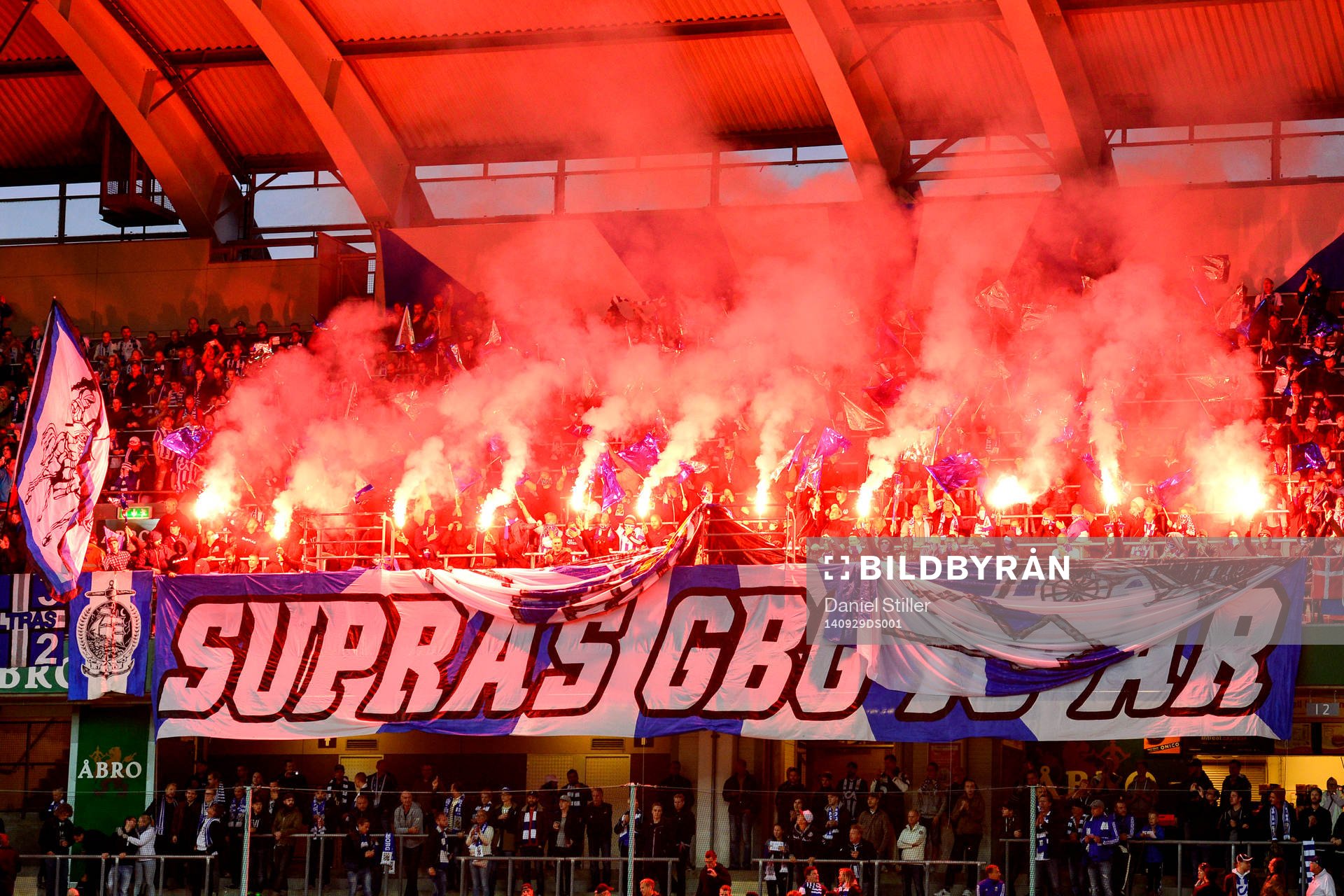 Bengaler i IFK Göteborgs klack innan fotbollsmatchen i