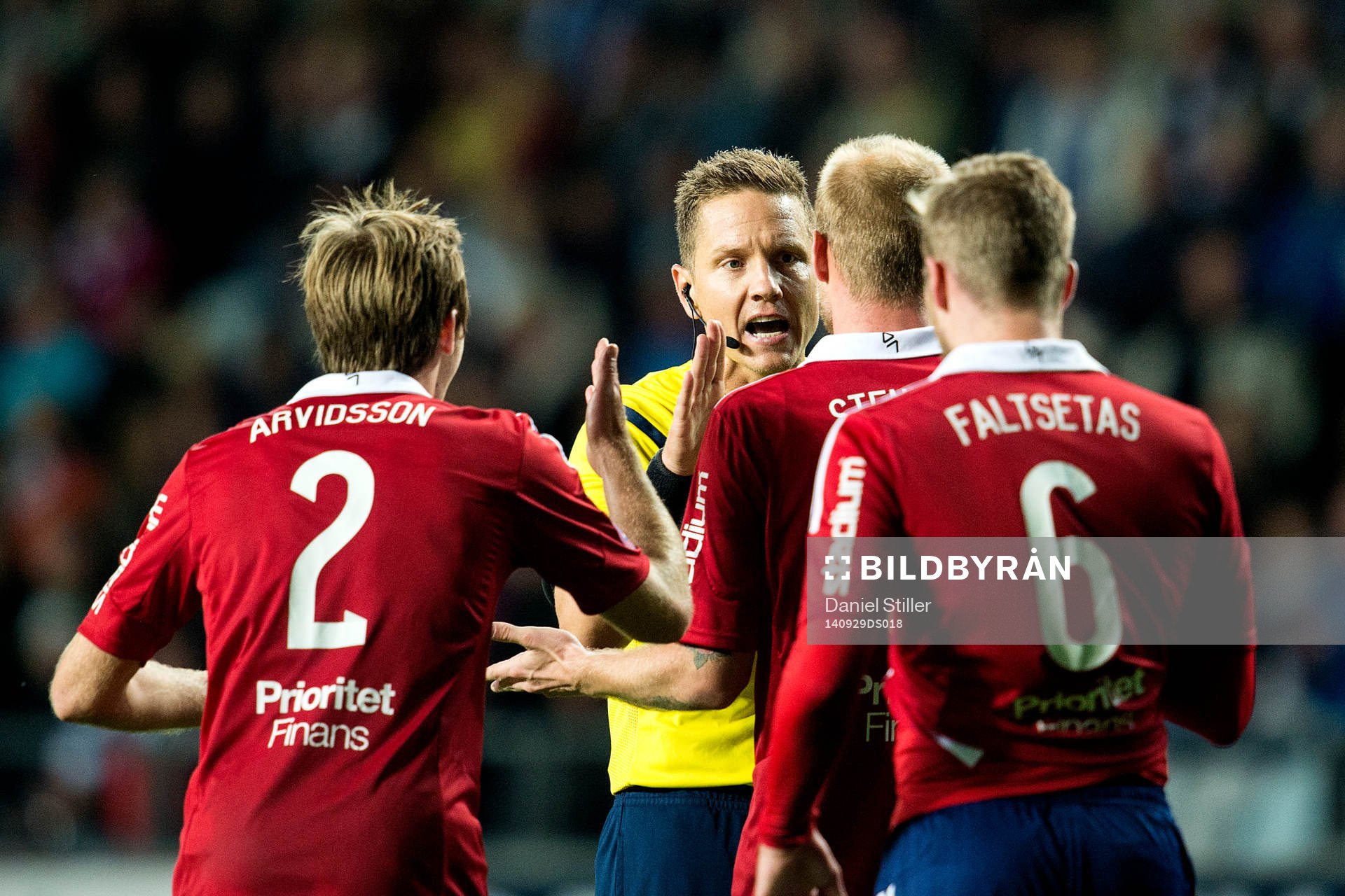 Djurgårdenspelare har synpunkter på domaren Martin