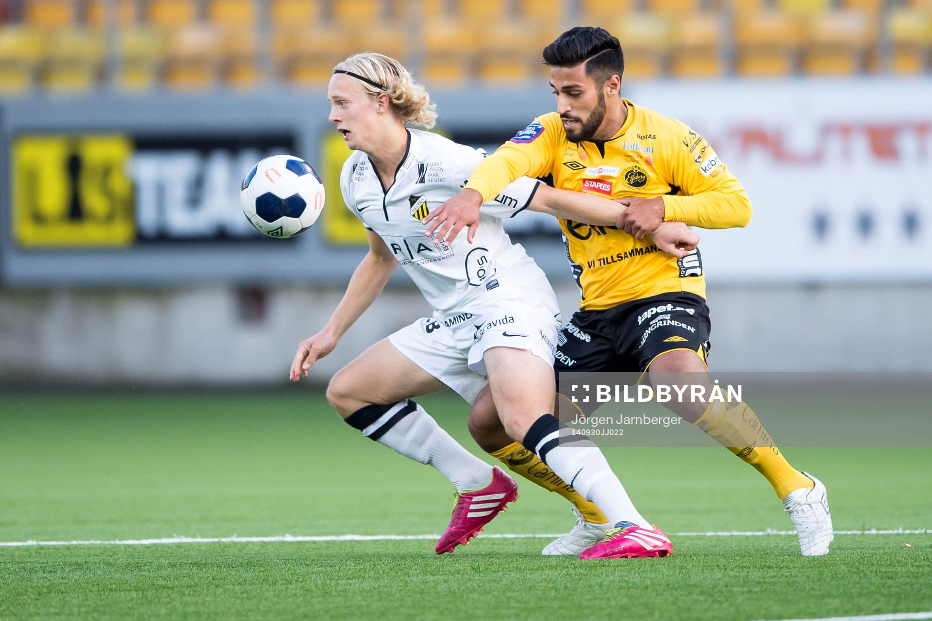 Häckens Gustav Berggren och Elfsborgs Arjan Mostafa