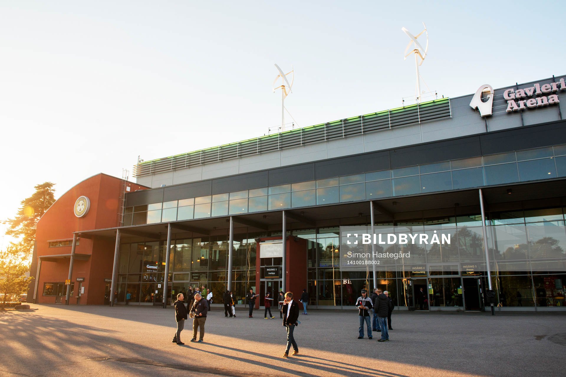 Utanför Gavlerinken Arena före ishockeymatchen i SHL