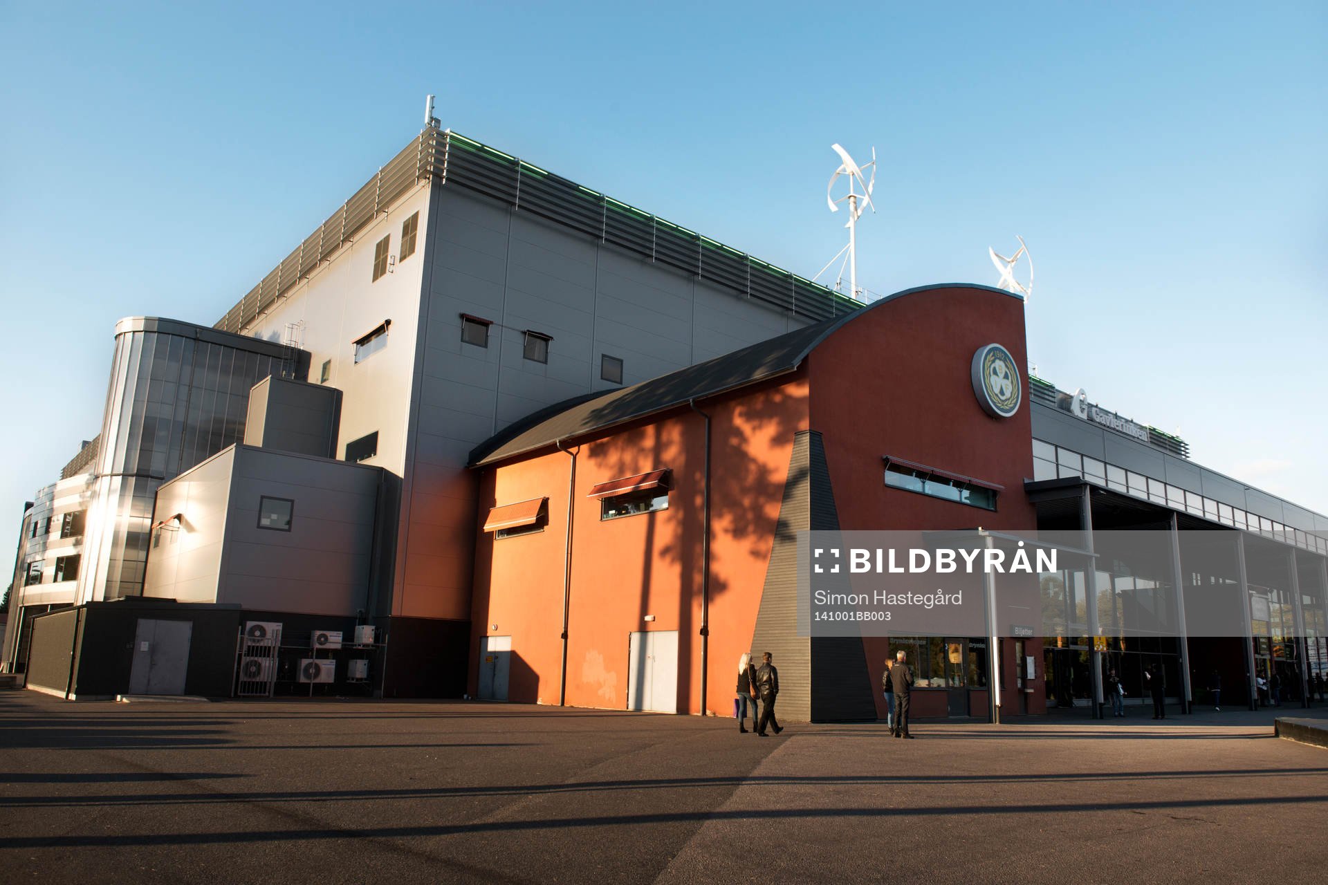 Utanför Gavlerinken Arena före ishockeymatchen i SHL