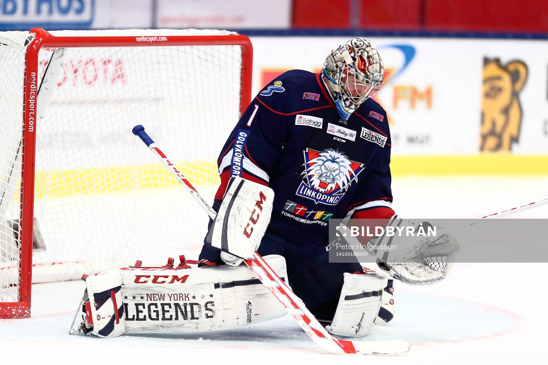 Räddning av Linköping målvakt Marcus Högberg