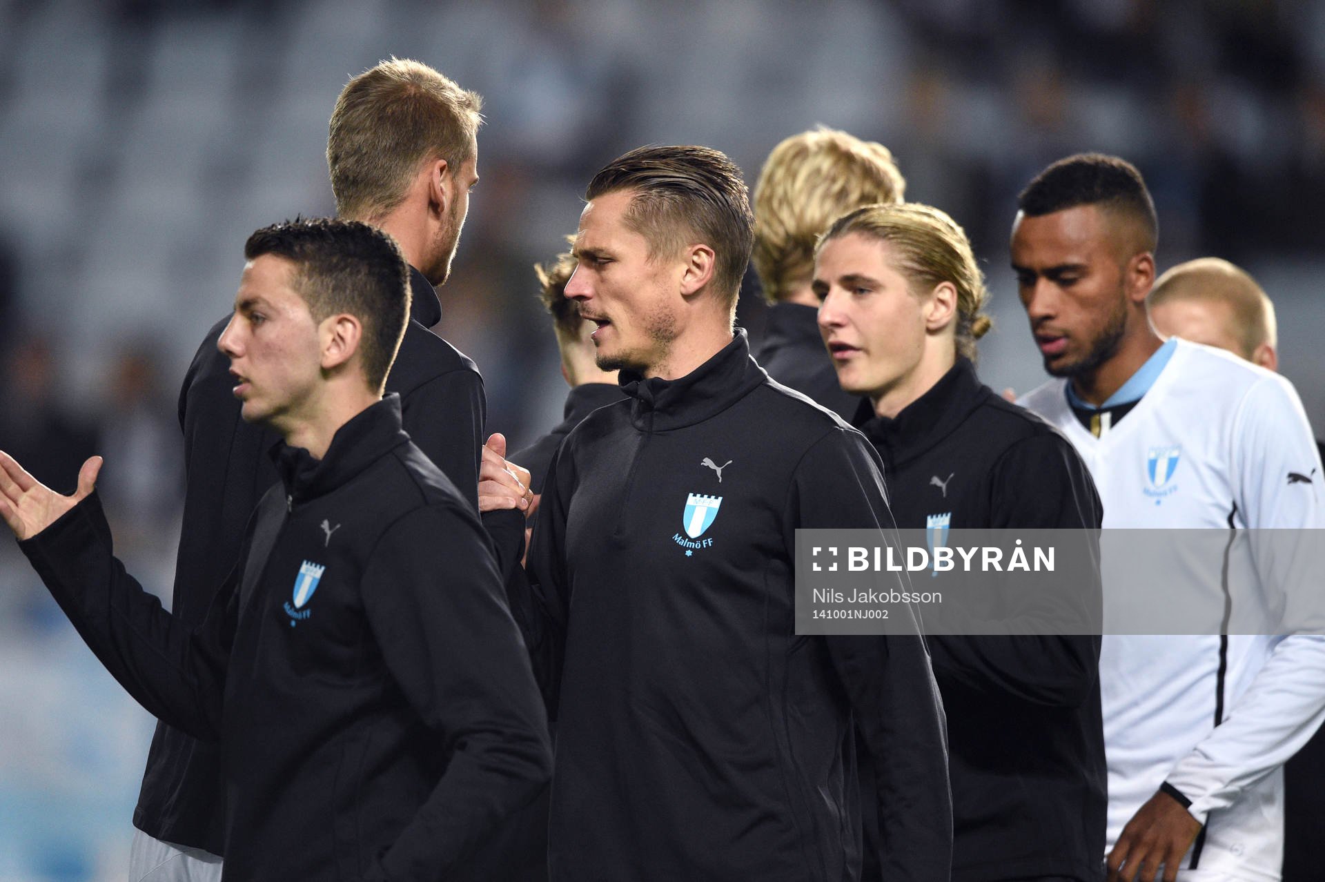 Malmö FFs spelare värmer upp