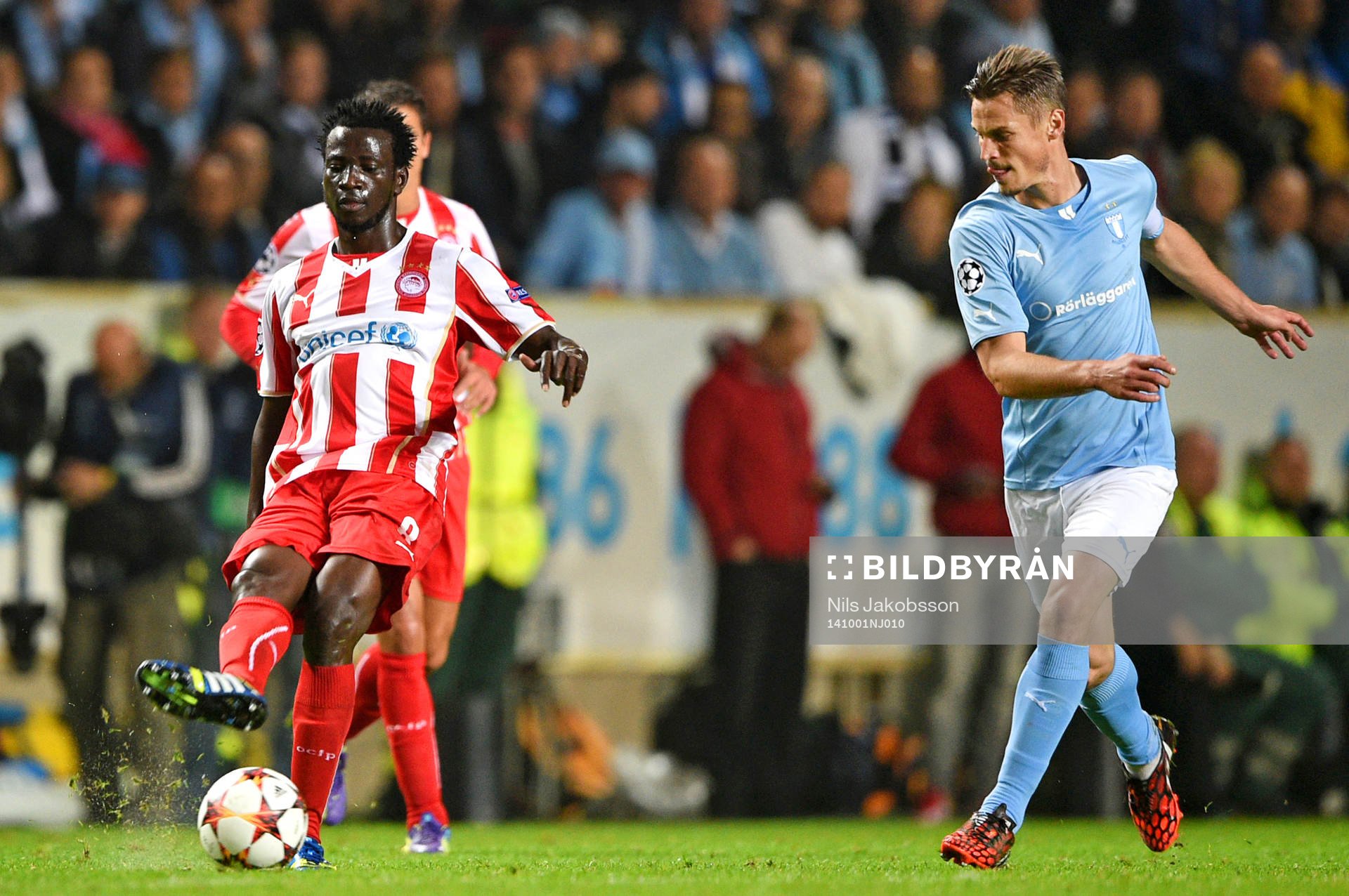 Olympiacos Delvin N'Dinga och Malmö FFs Markus Rosenberg