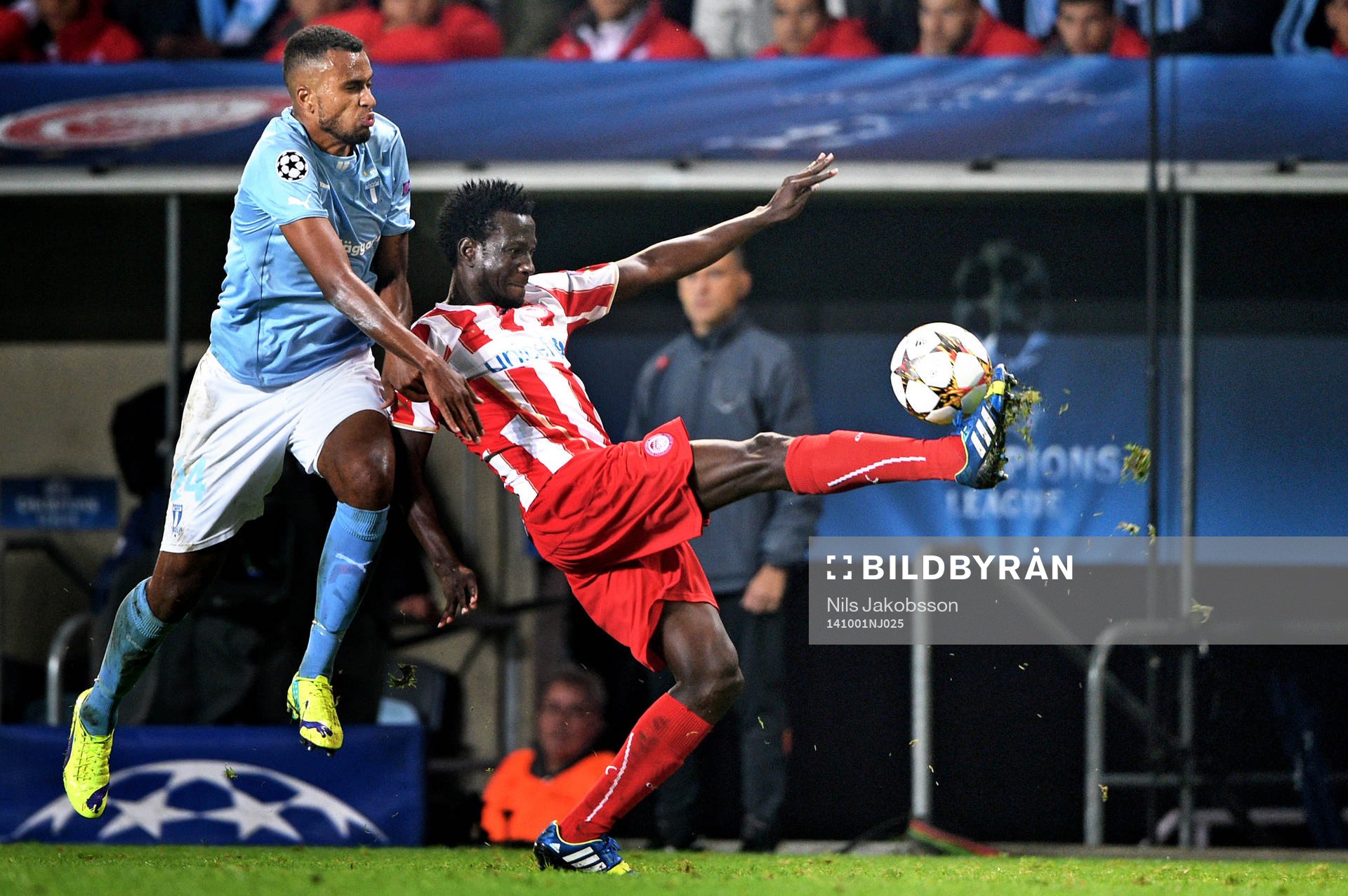 Malmö FFs Isaac Kiese Thelin jagar Olympiacos Delvin