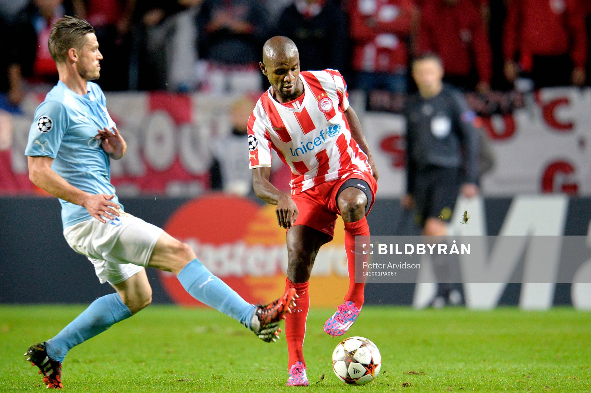 Malmö FFs Markus Rosenberg och Olympiacos ?ric Abidal