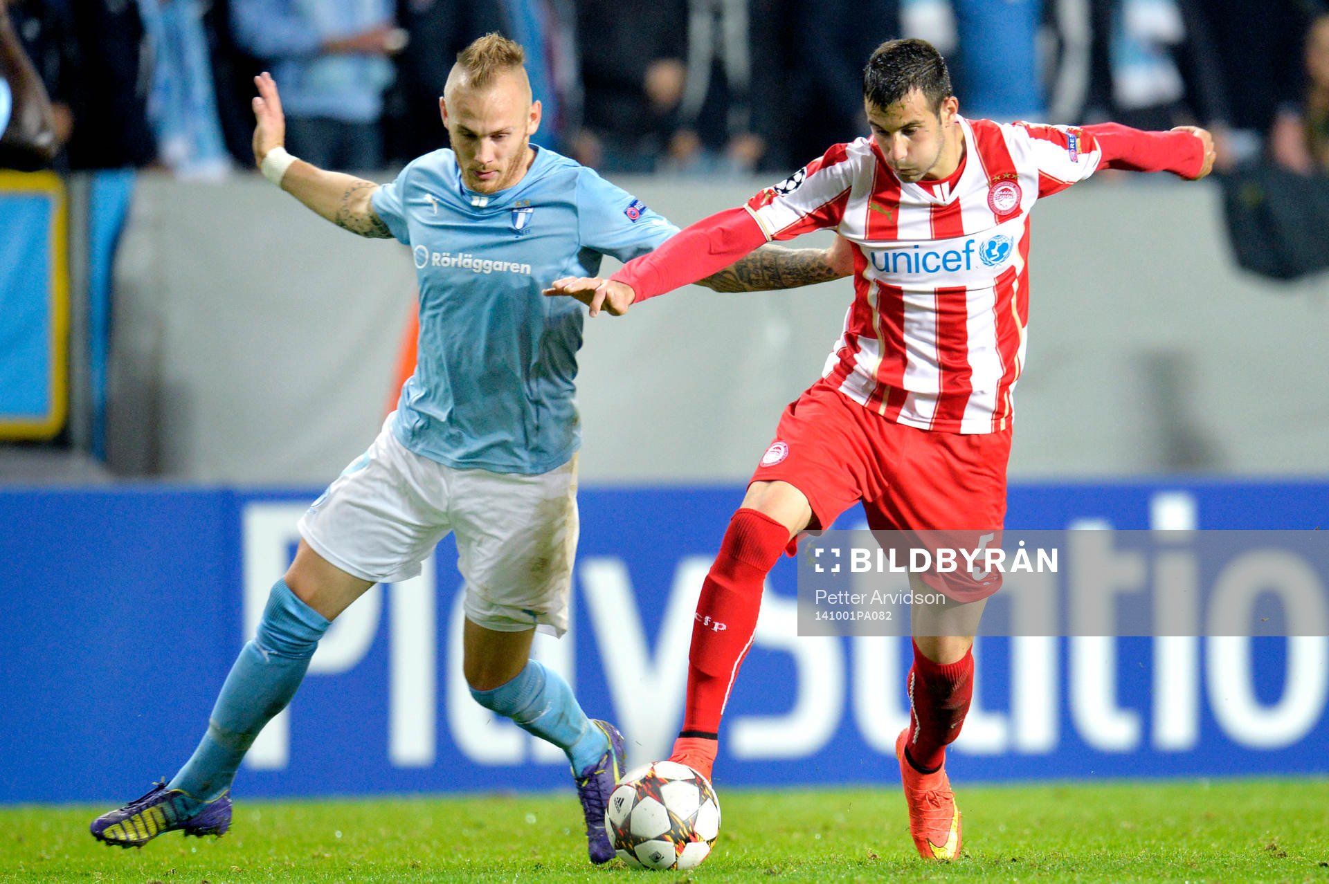 Olympiacos Luka Milivojevi och Malmö FFs Magnus Eriksson