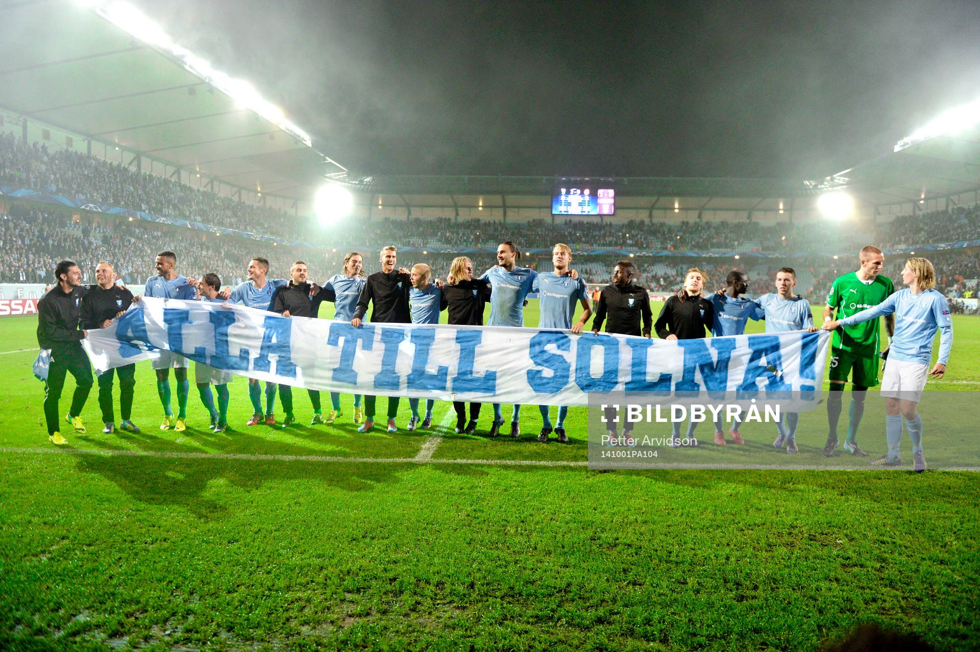 Malmö FF med banderoll alla till solna