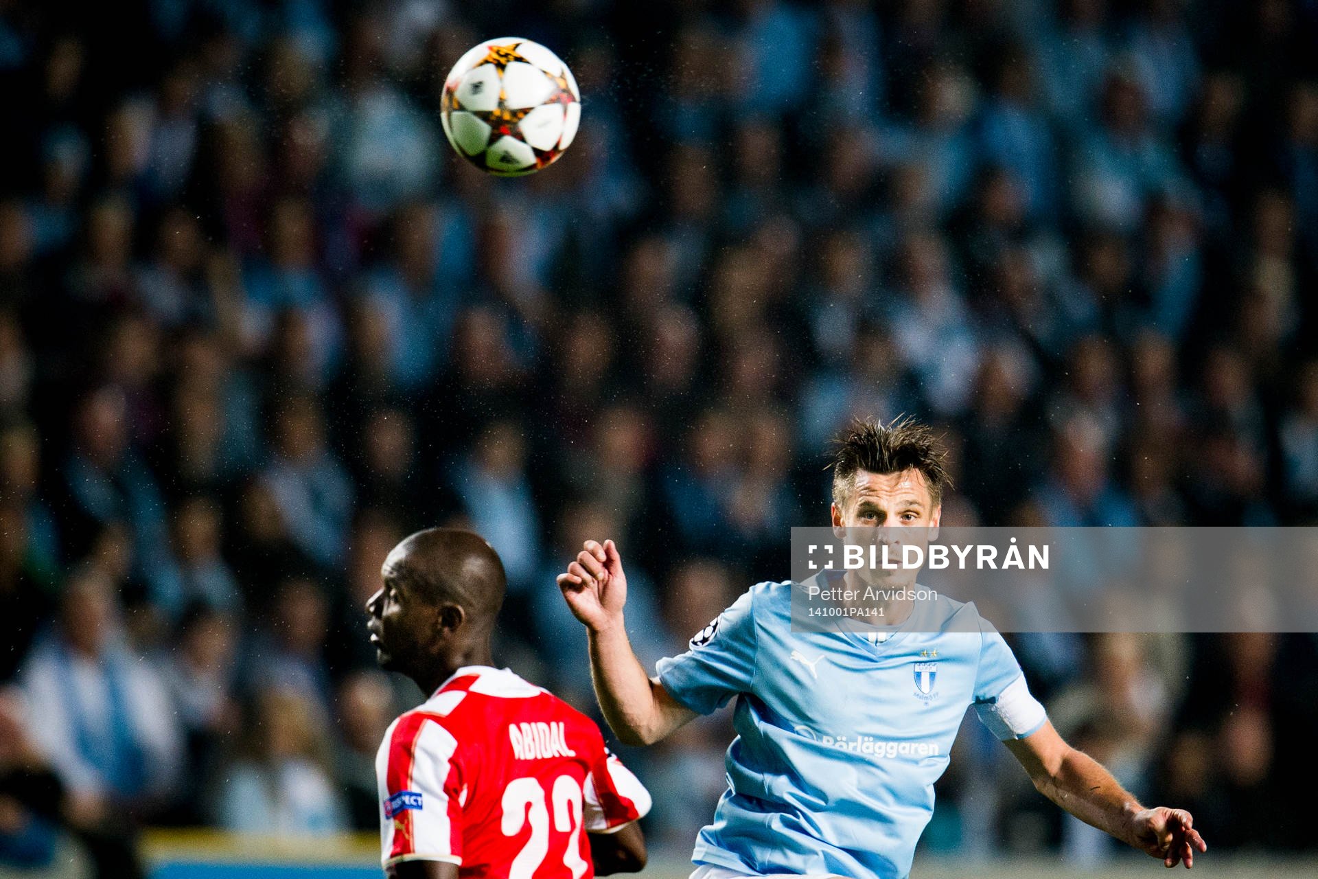 Malmö FFs Markus Rosenberg och Olympiacos Eric Abidal