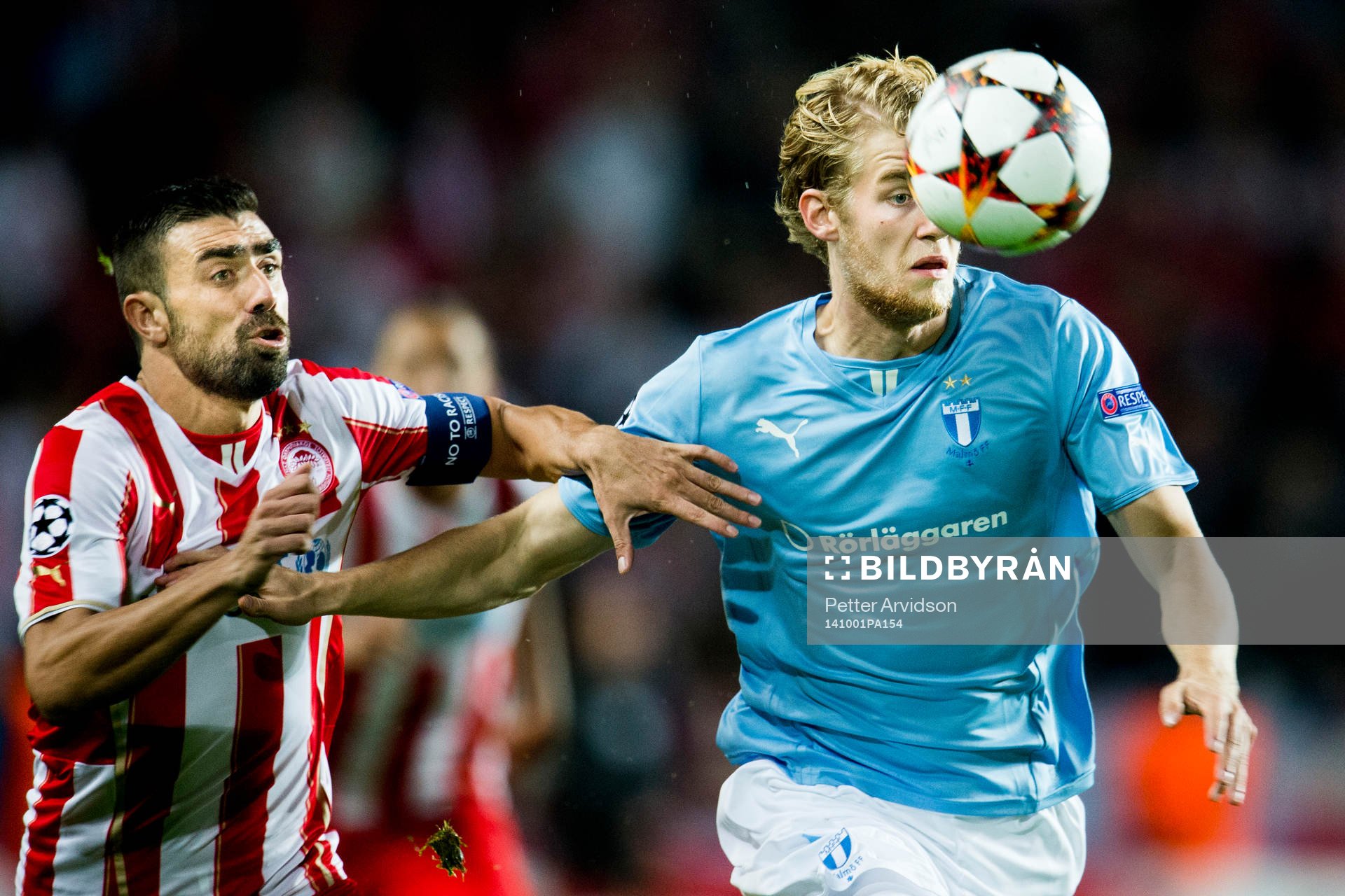 Malmö FFs Filip Helander och Olympiacos Giannis Maniatis
