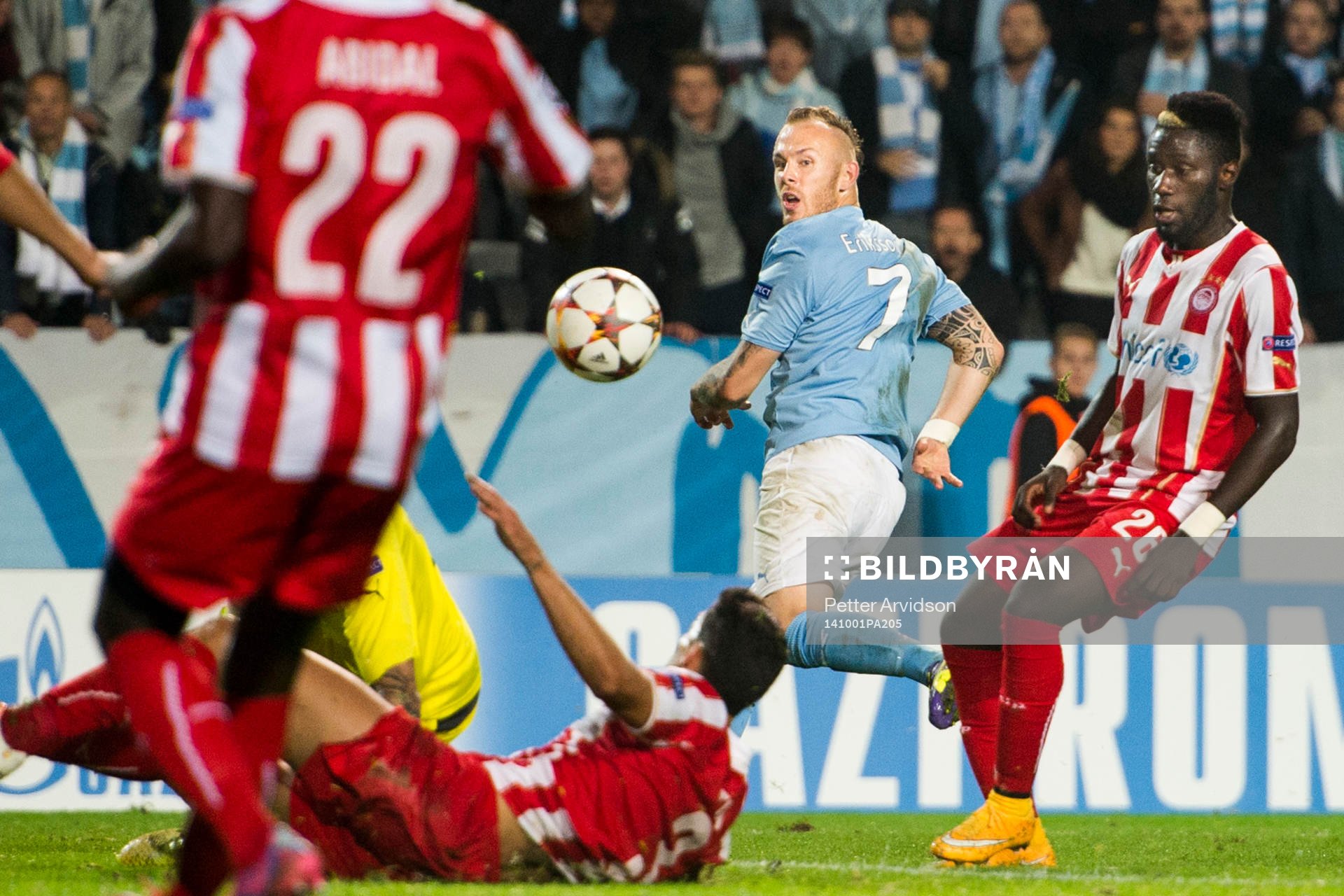 Malmö FFs Magnus Eriksson med en farlig målchans