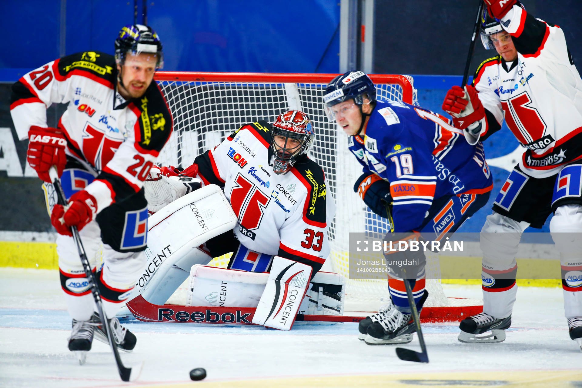 Örebros Marcus Weinstock och målvakt Julius Hudacek samt