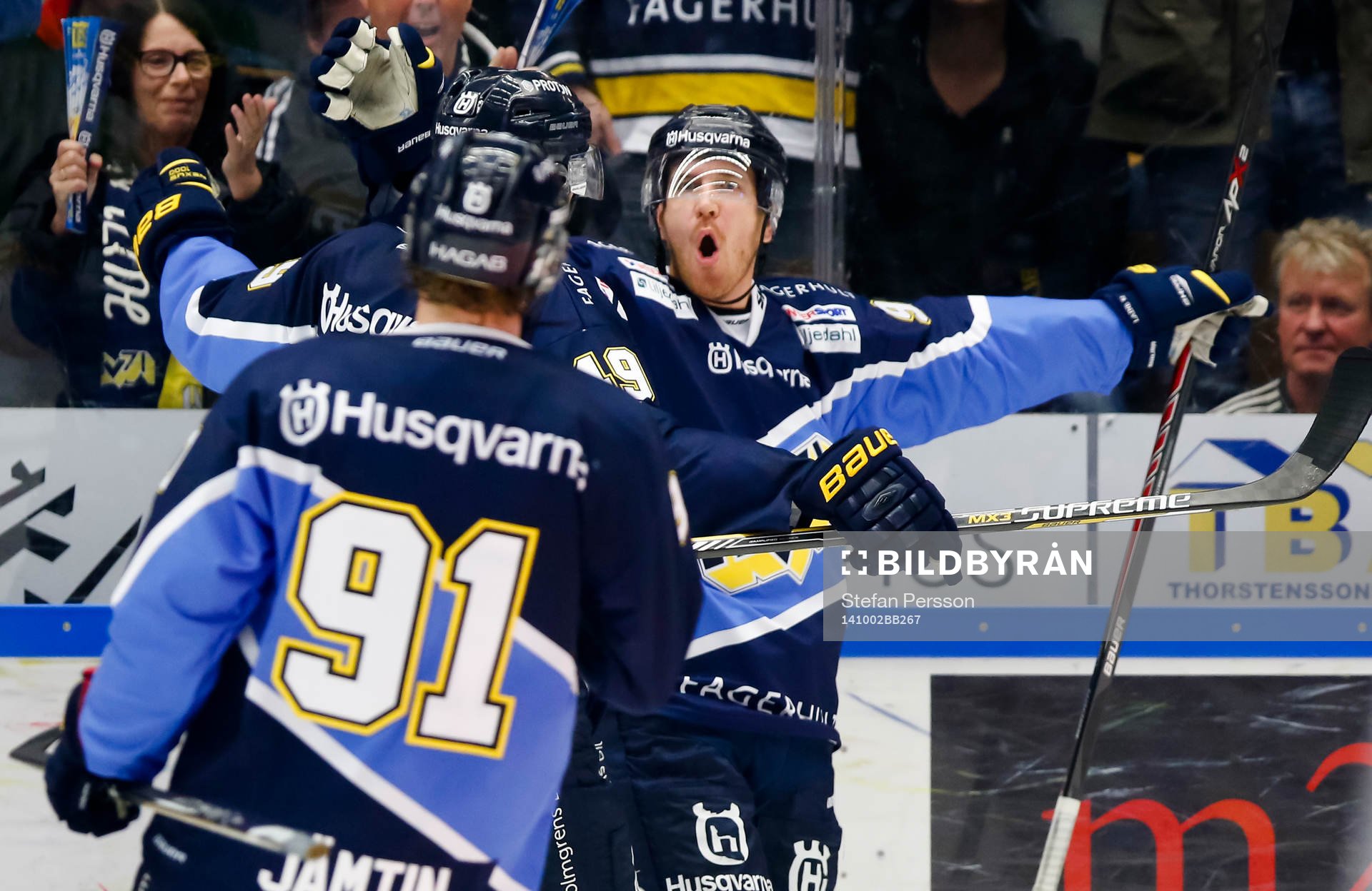 s Andreas Jämtin och Teemu Laine jublar